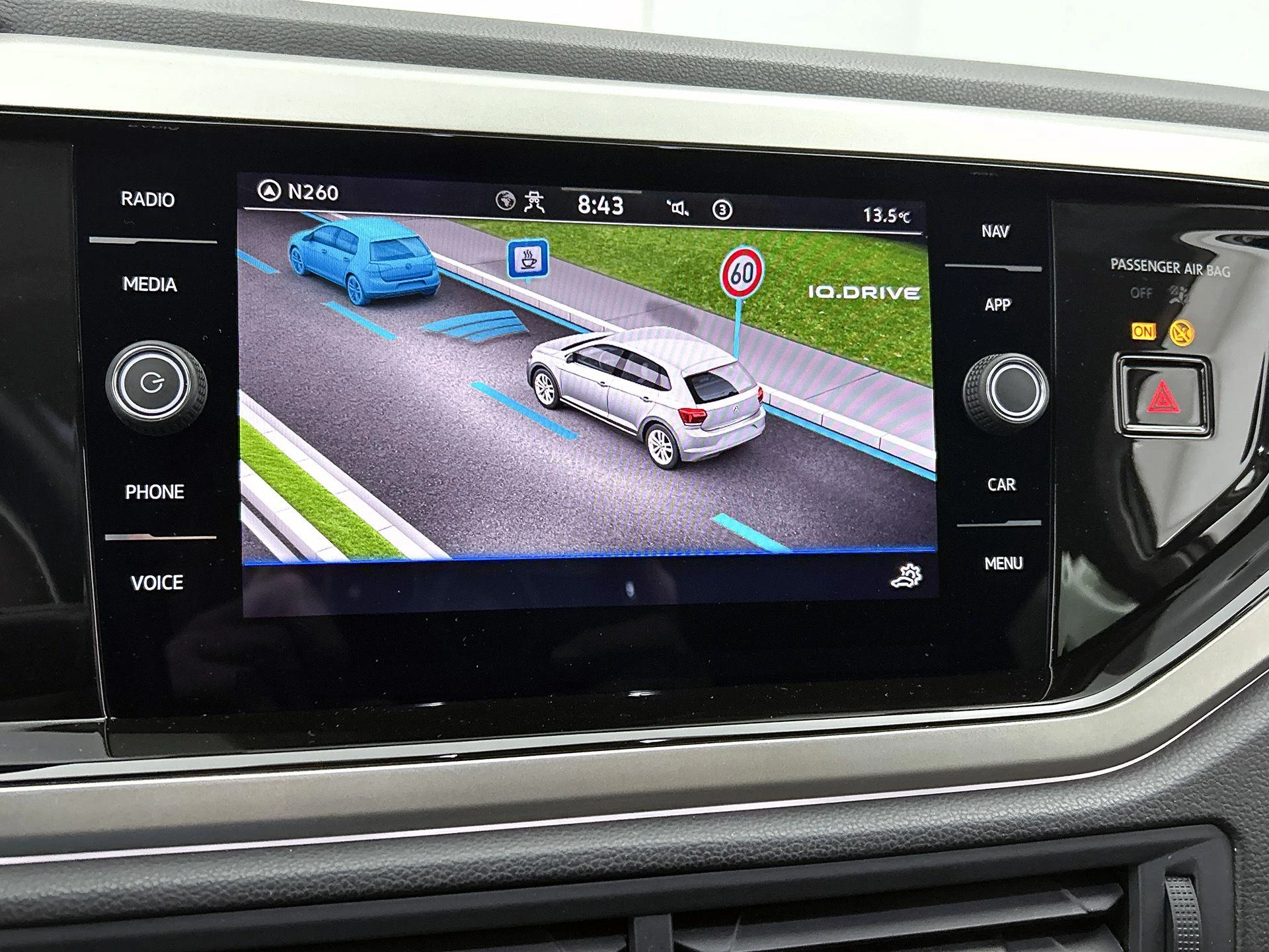 Volkswagen-Polo-image-8