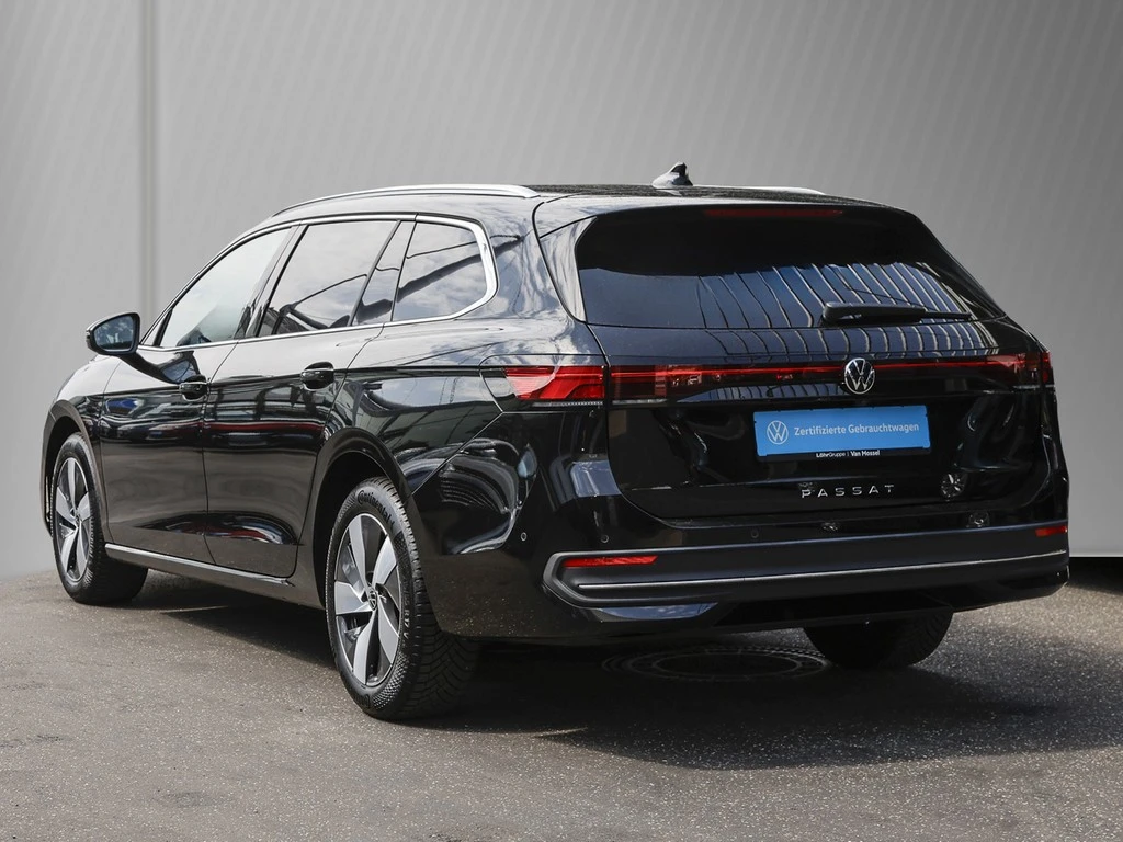 Volkswagen-Passat-image-3