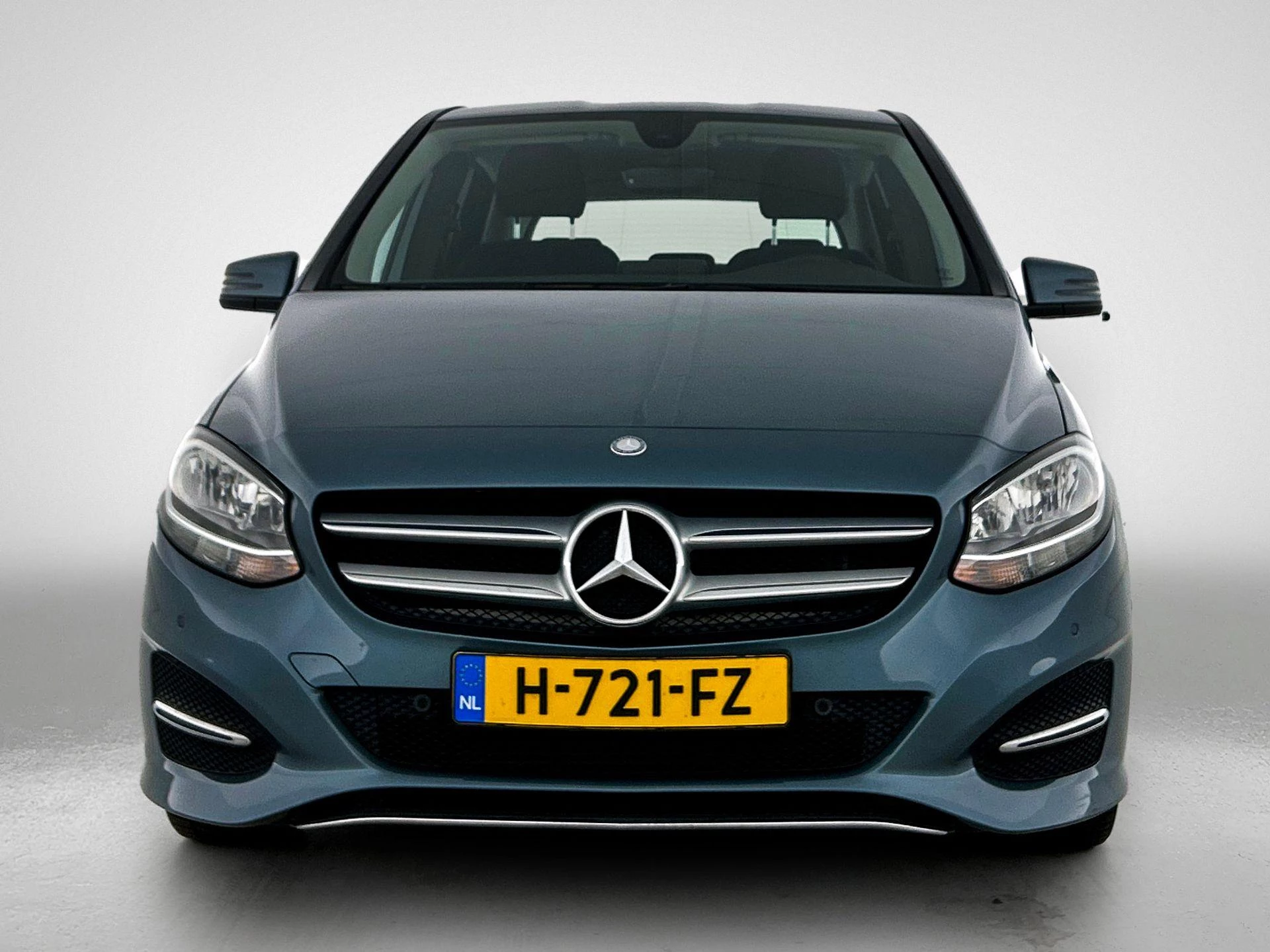 Mercedes-Benz-B-Klasse-image-23