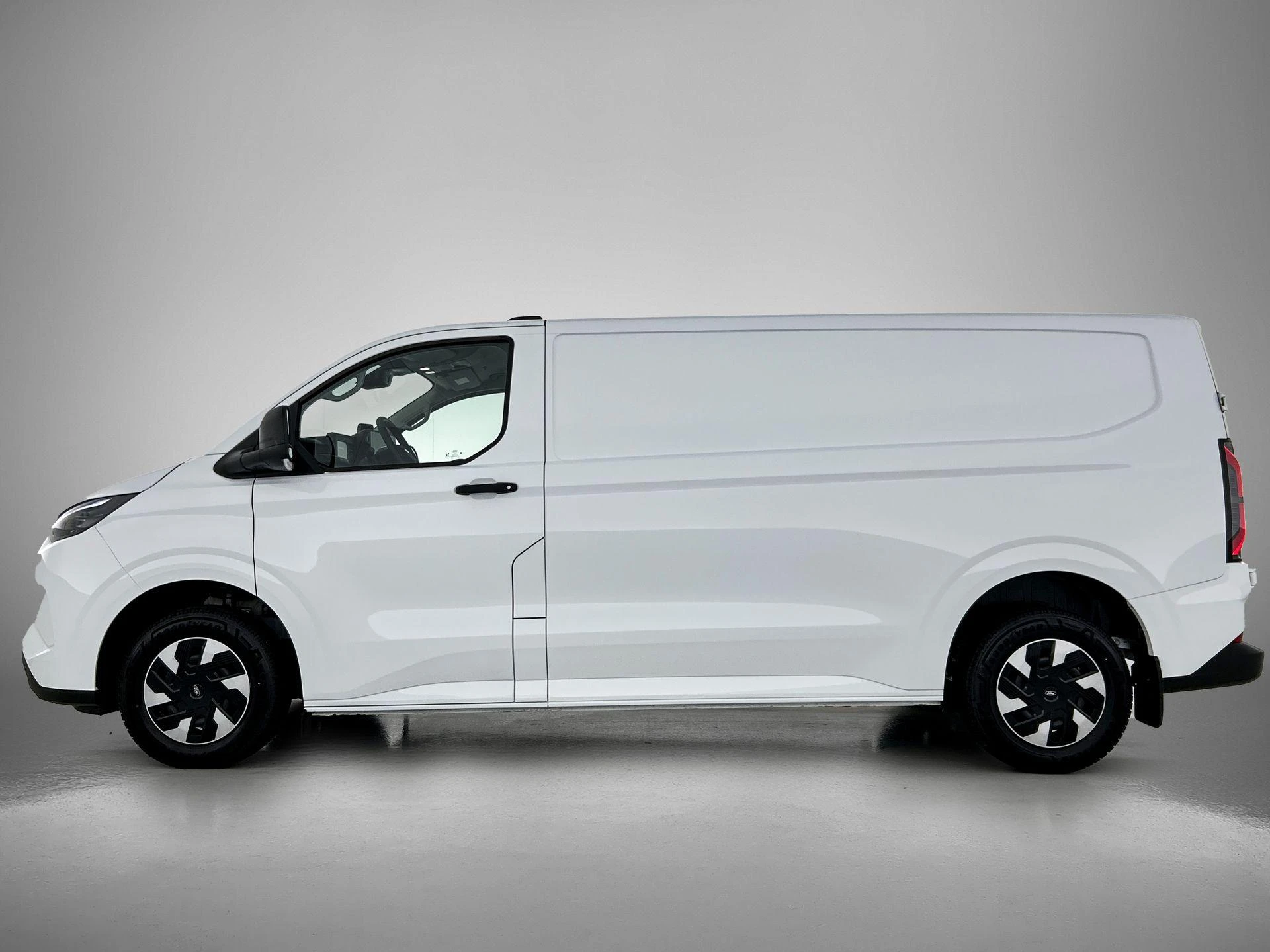 Ford Transit Custom 340 L2H1 Trend 65 kWh
