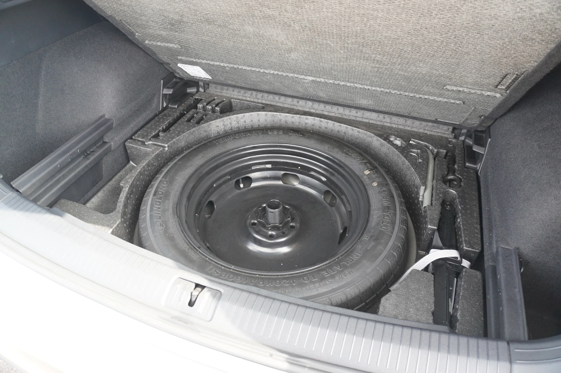Volkswagen-Tiguan-image-16