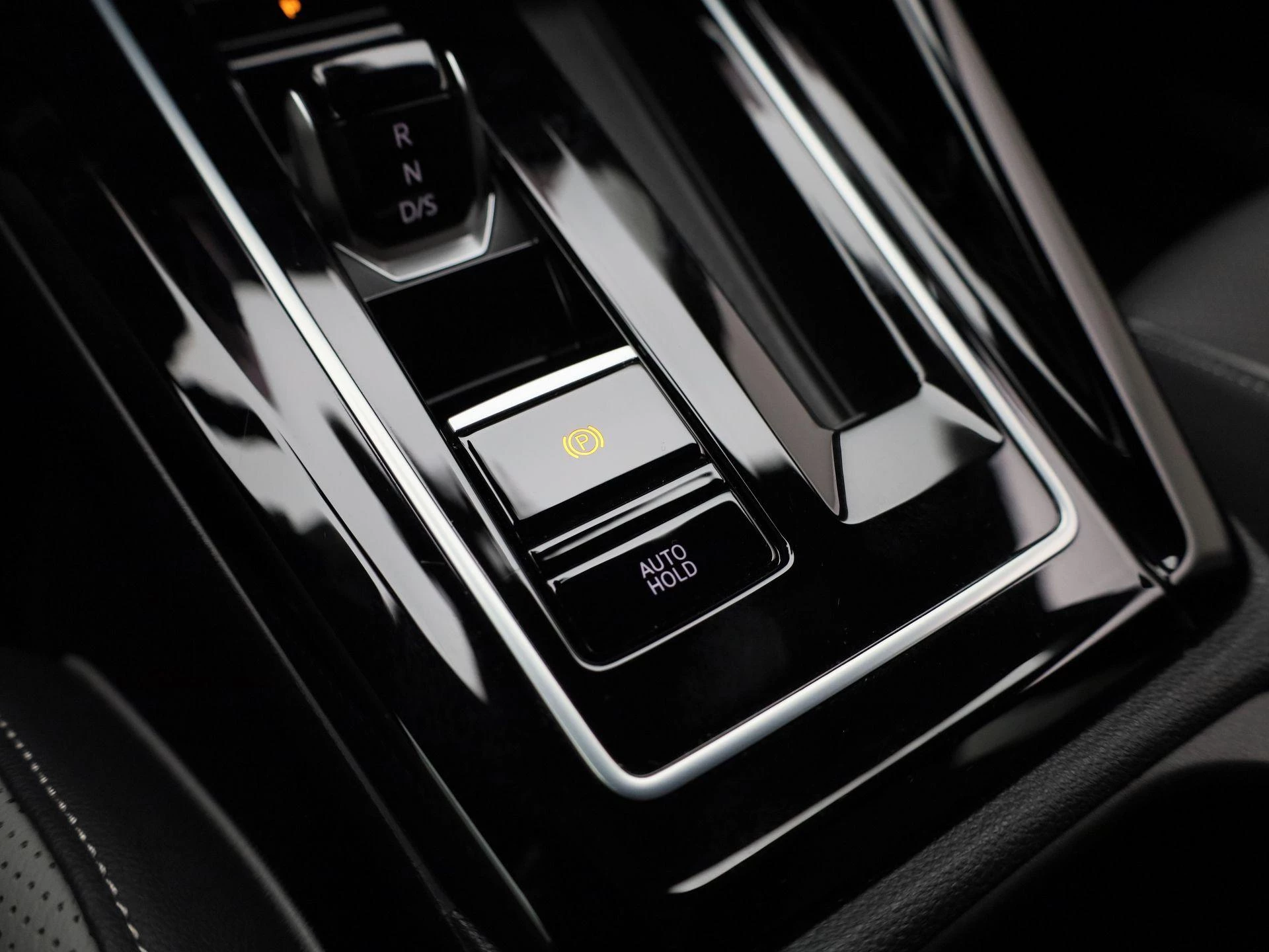 Volkswagen-Golf-image-32