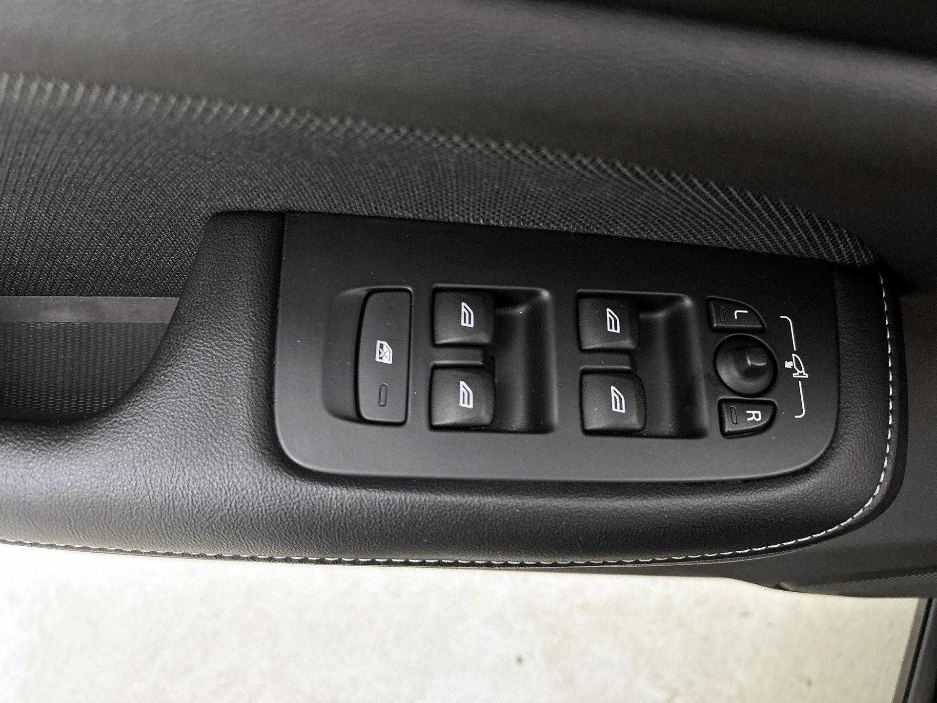 Volvo S60 2.0 Recharge T6 AWD R-Design