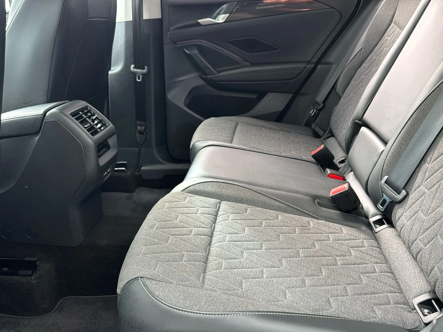 Volkswagen-Tiguan-image-6