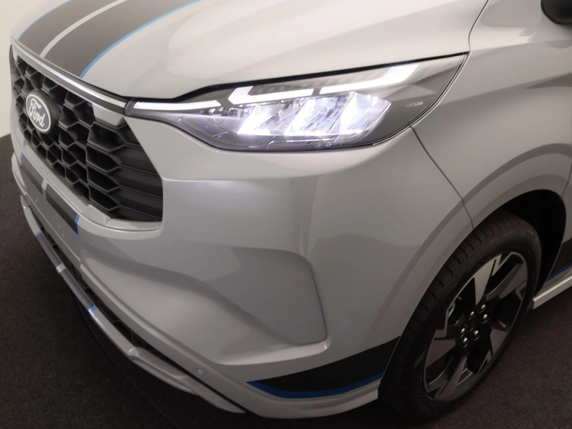 Ford-Transit Custom-image-11