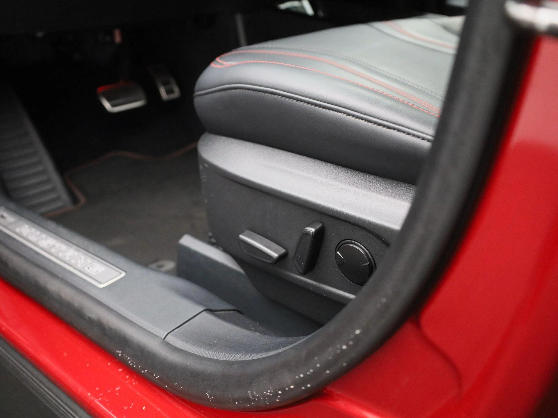 Ford-Mustang Mach-E-image-31