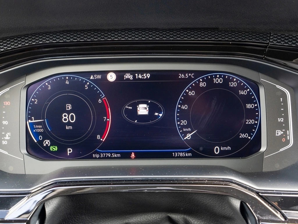 Volkswagen-Polo-image-14