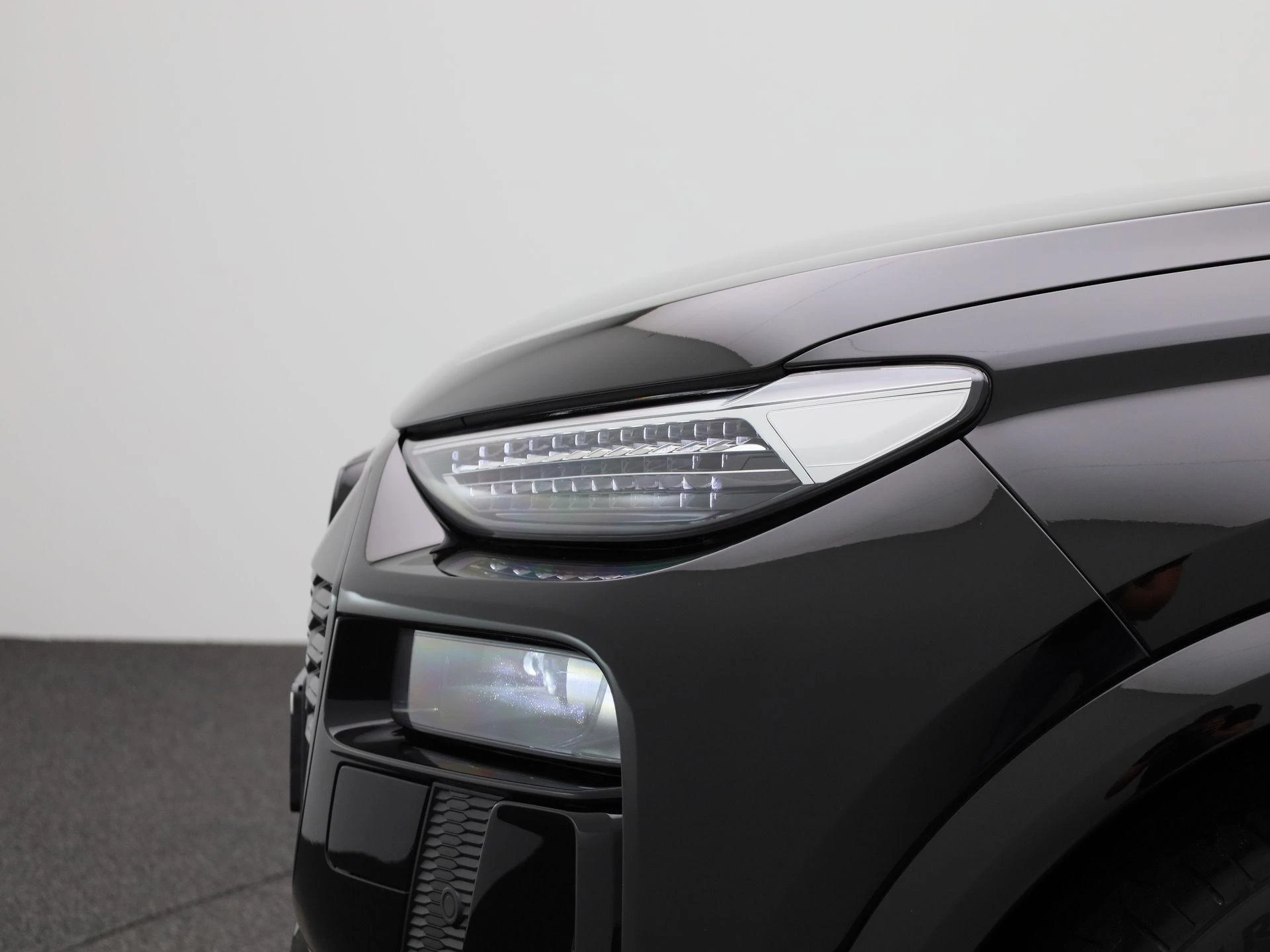 Audi-Q6 e-tron-image-15