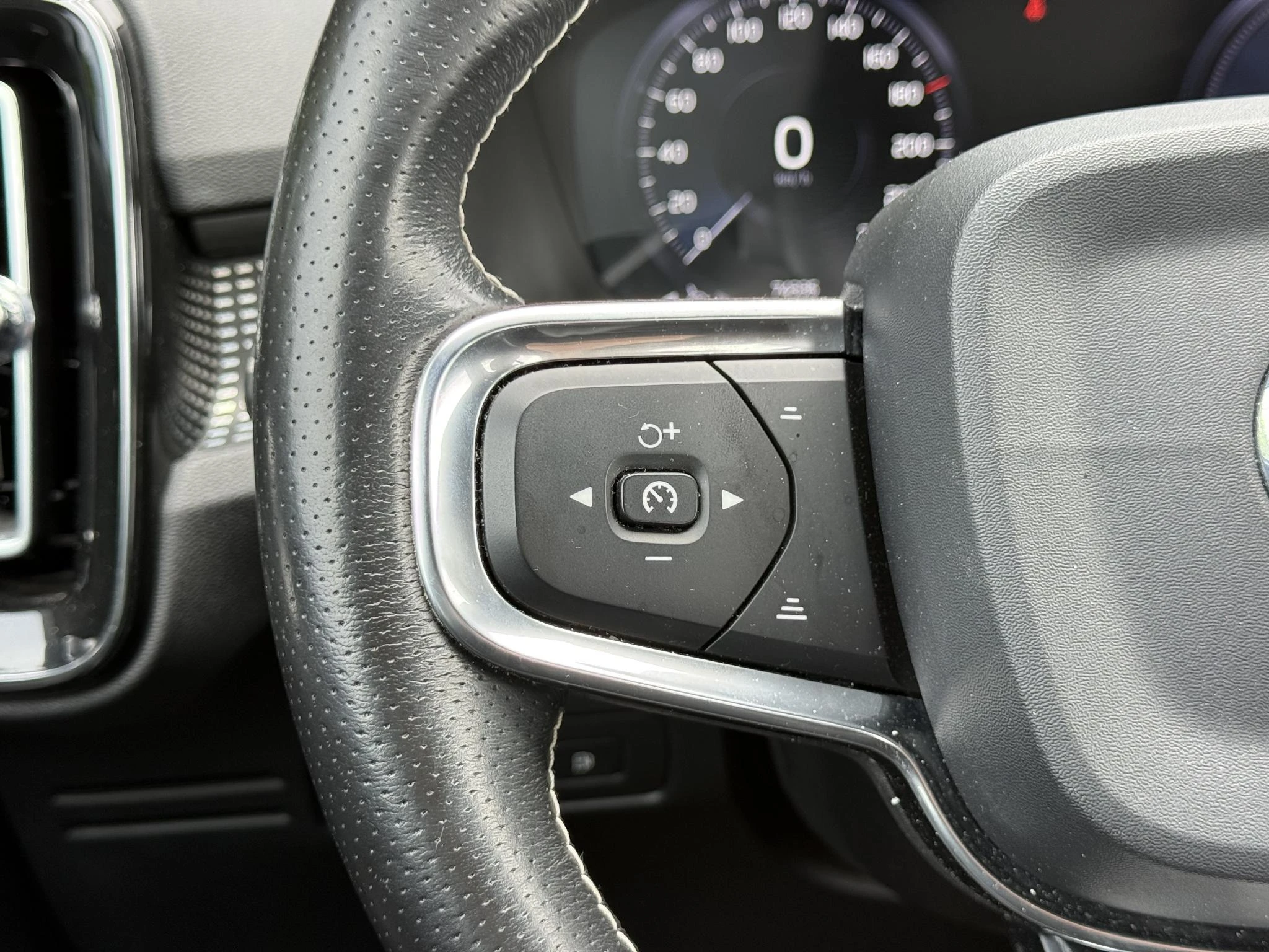 Volvo XC40 T5 Recharge R-Design