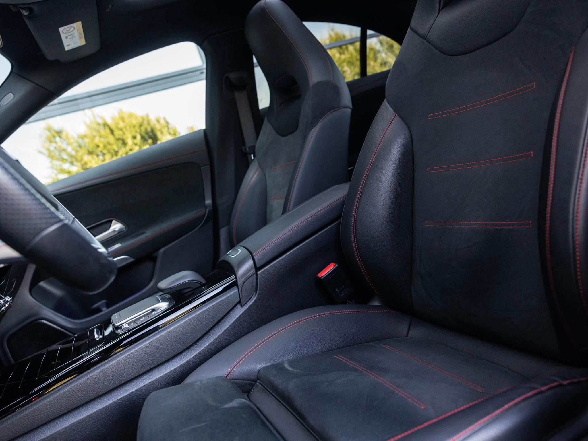 Mercedes-Benz-CLA-image-26