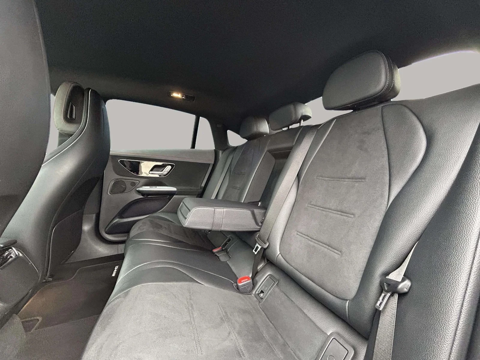 Mercedes-Benz-EQE-image-14