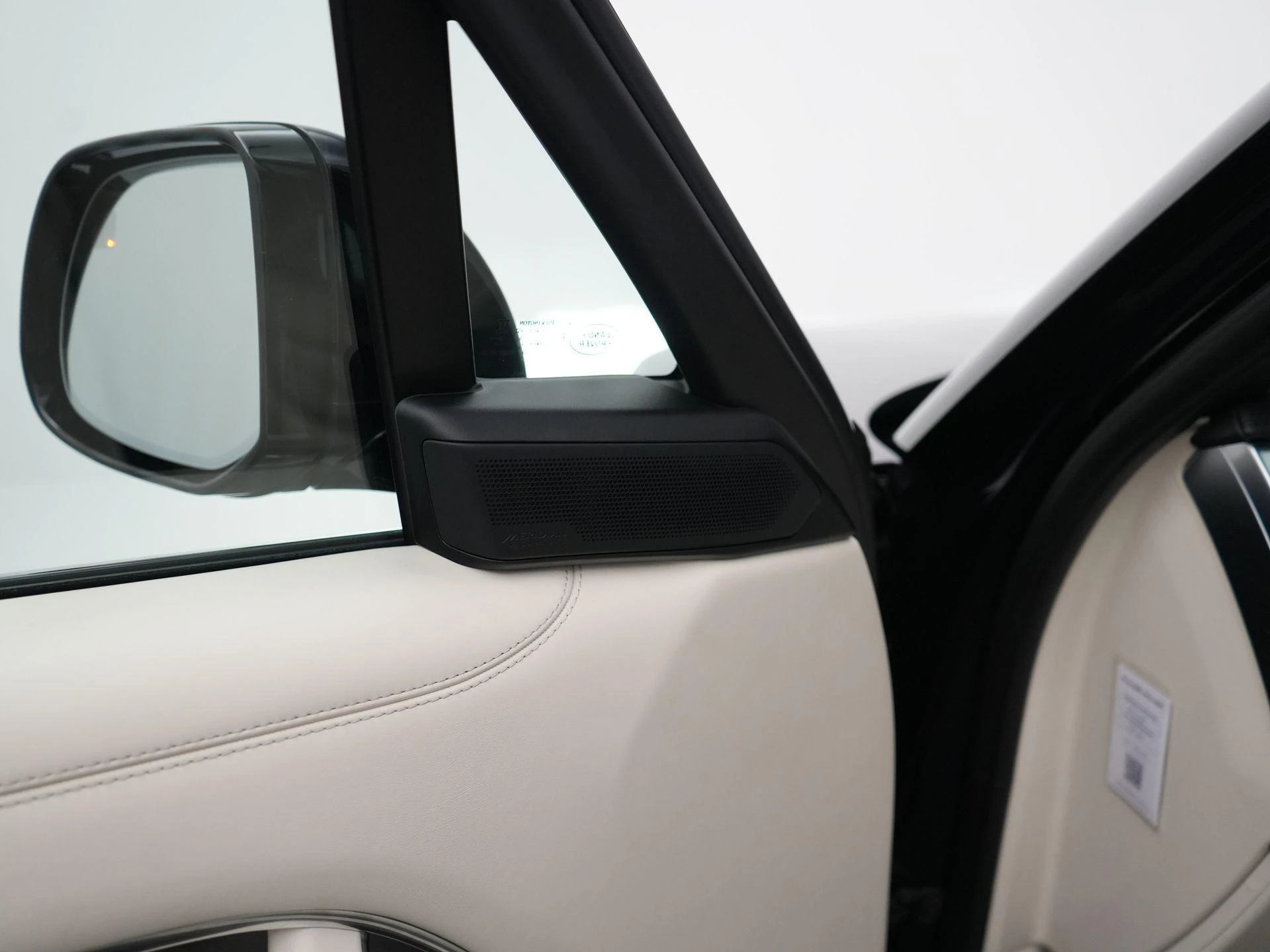 Land Rover-Range Rover-image-39