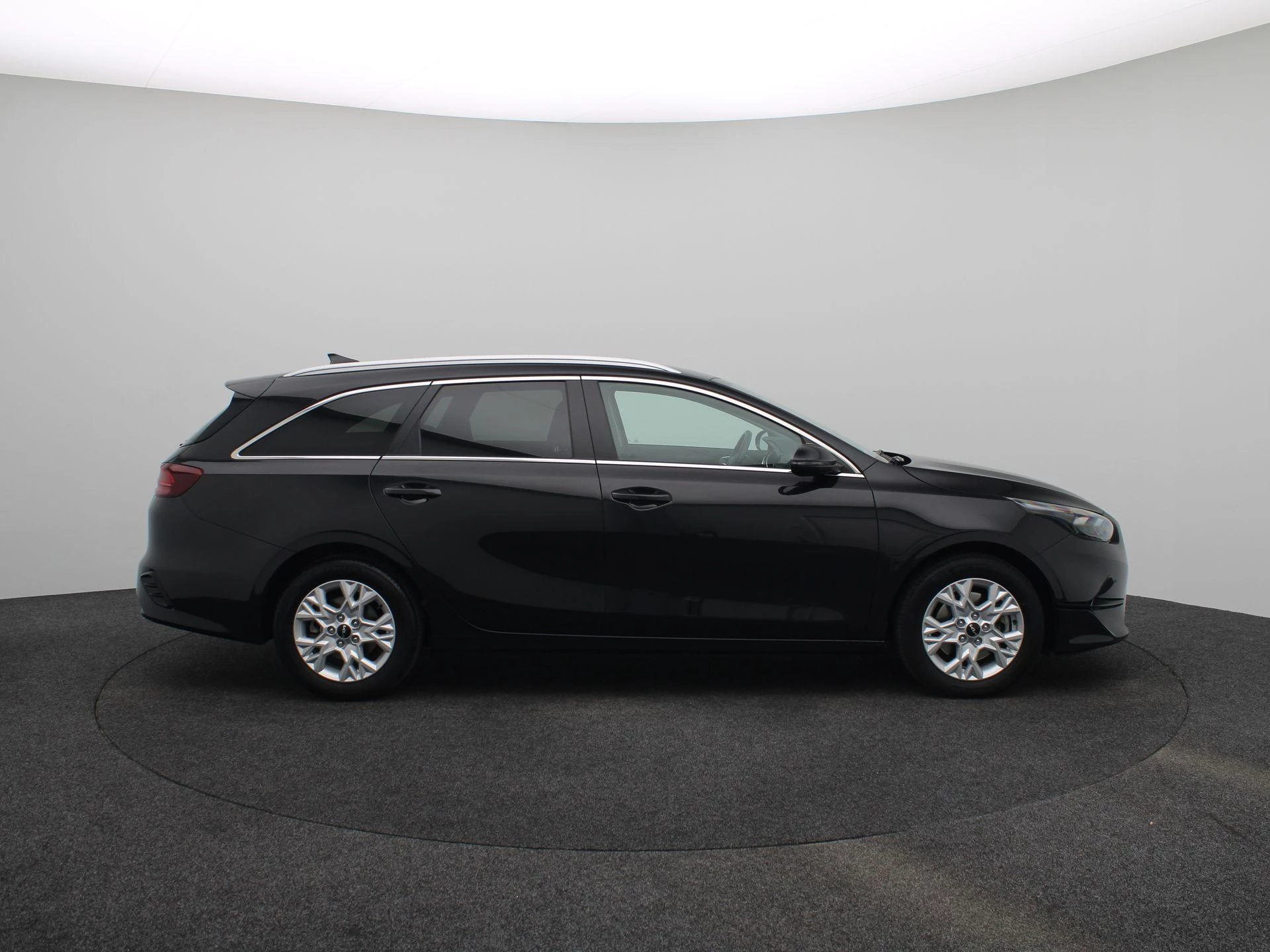 Kia-Ceed Sportswagon-image-9