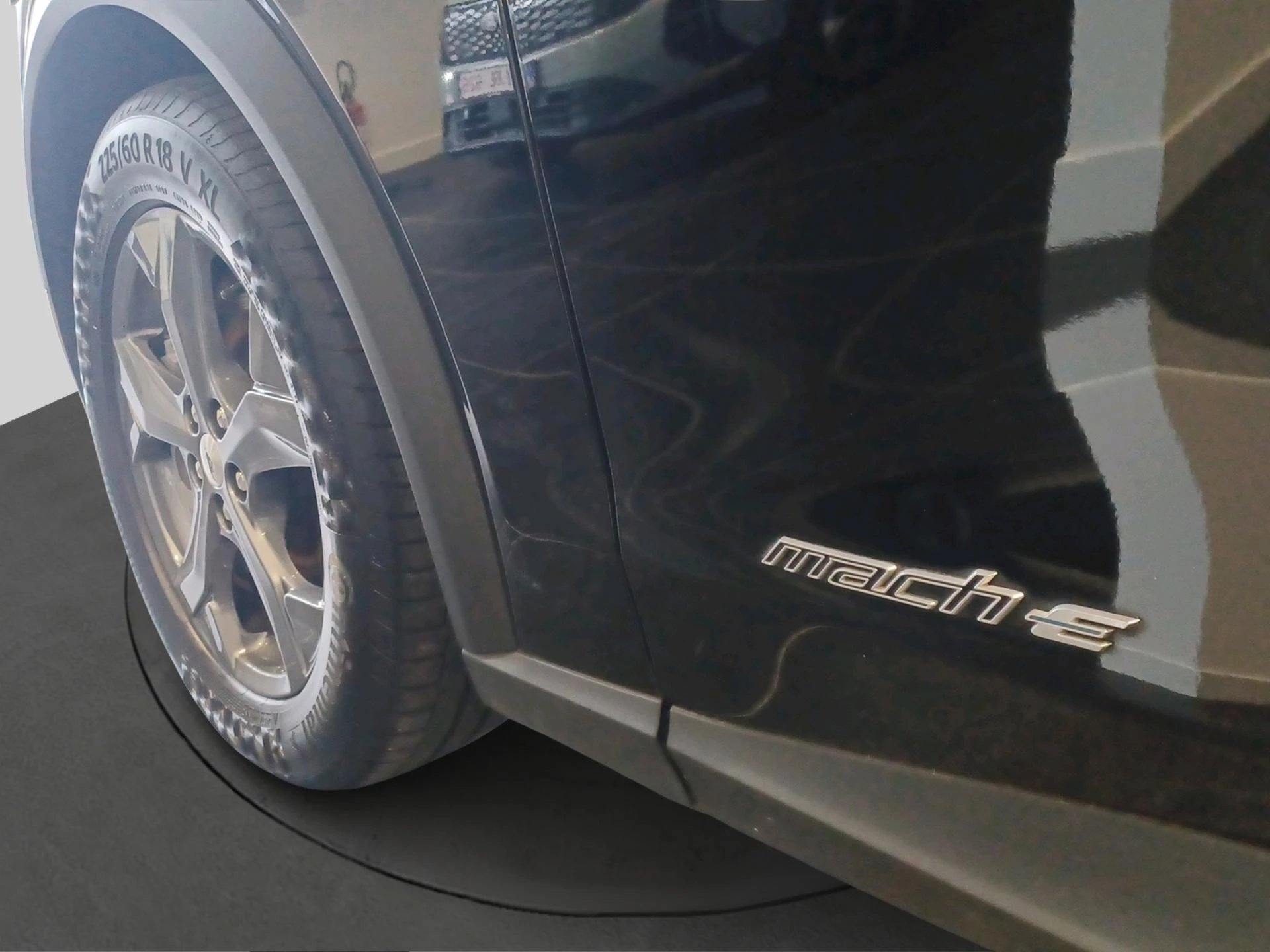 Ford Mustang Mach-E 99kWh 216kW Extended Range RWD