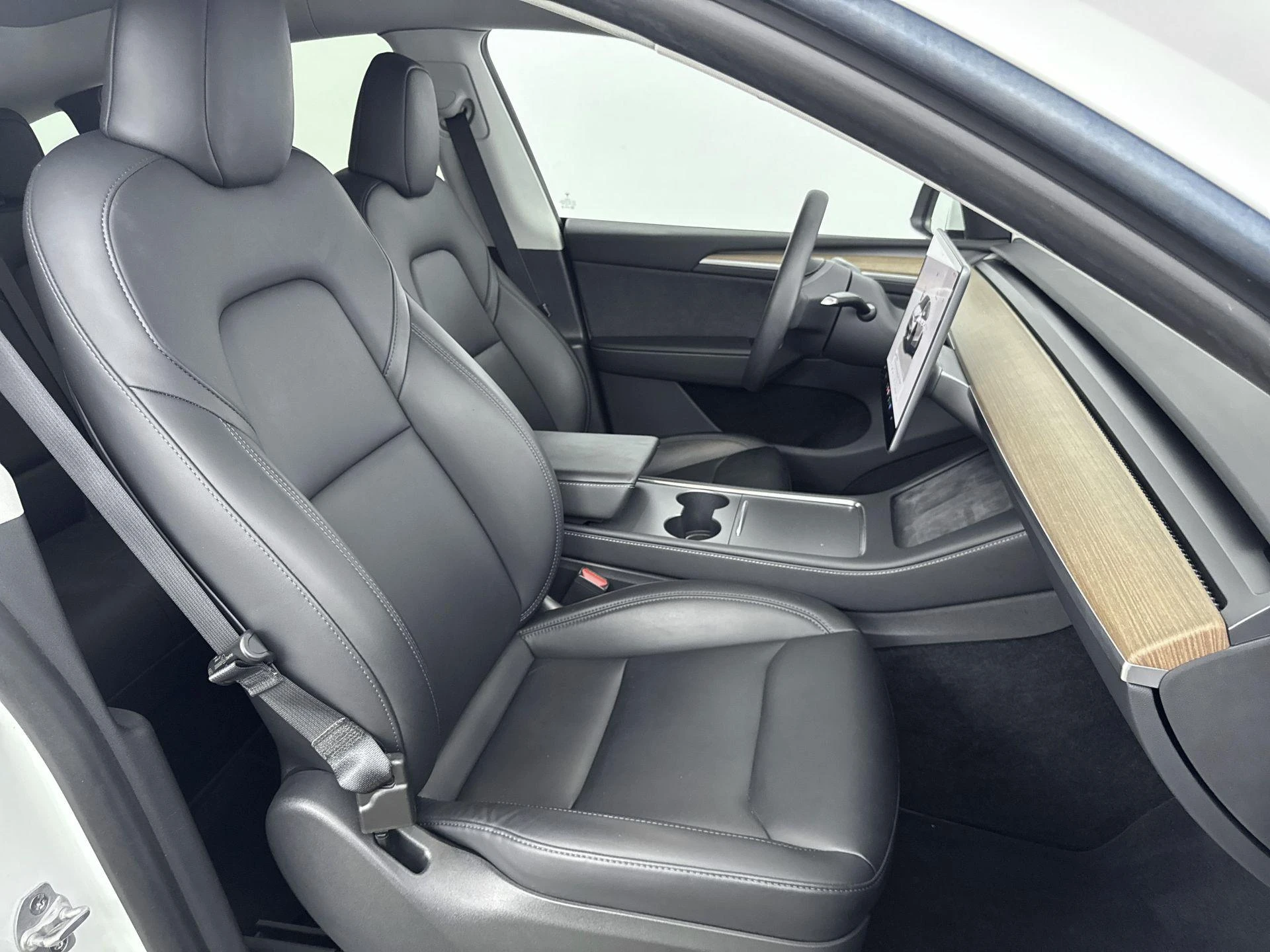 Tesla-Model Y-image-21