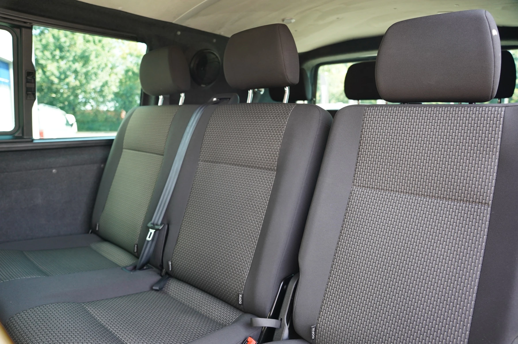 Volkswagen-Transporter-image-9