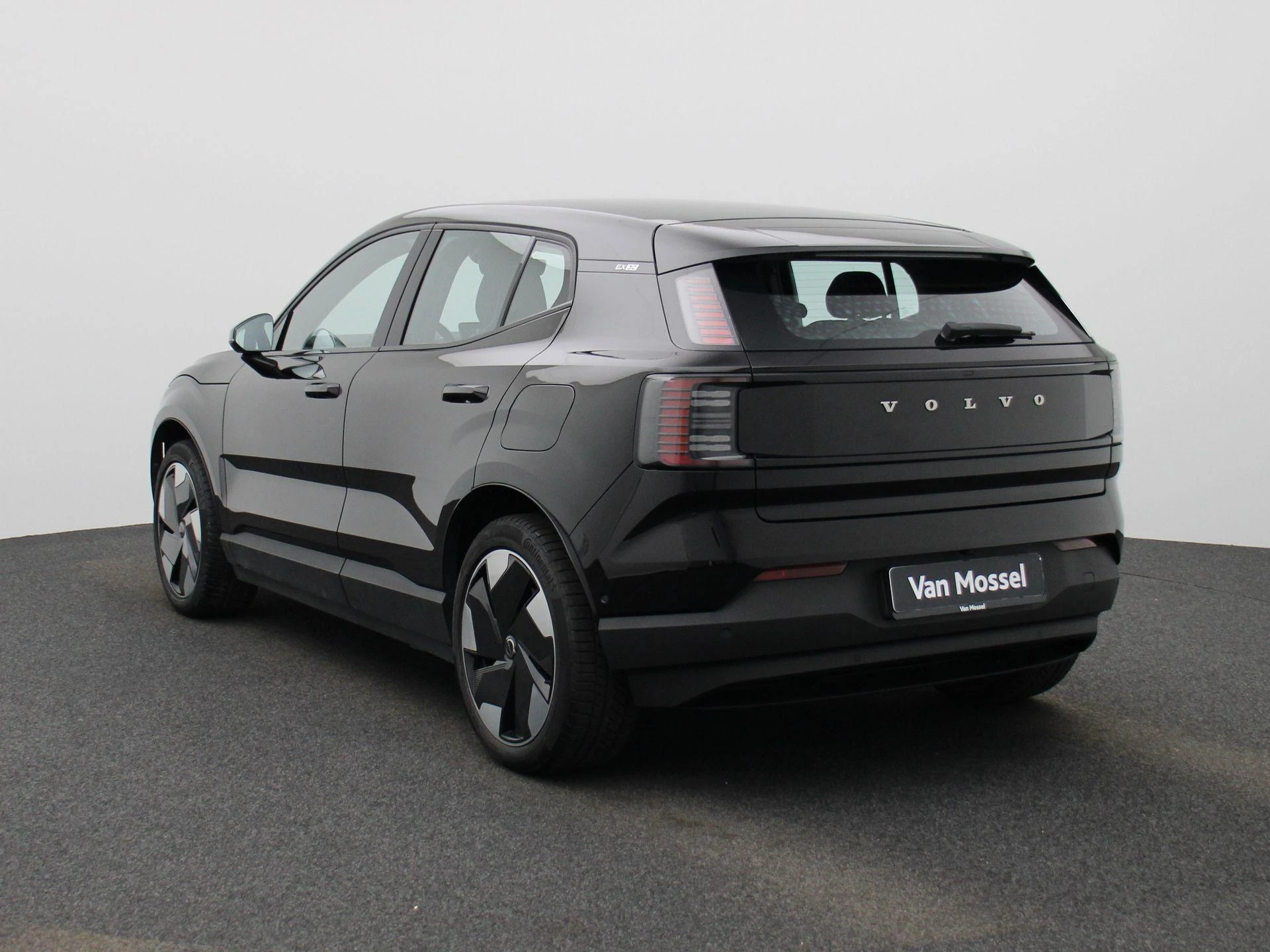 Volvo-EX30-image-1