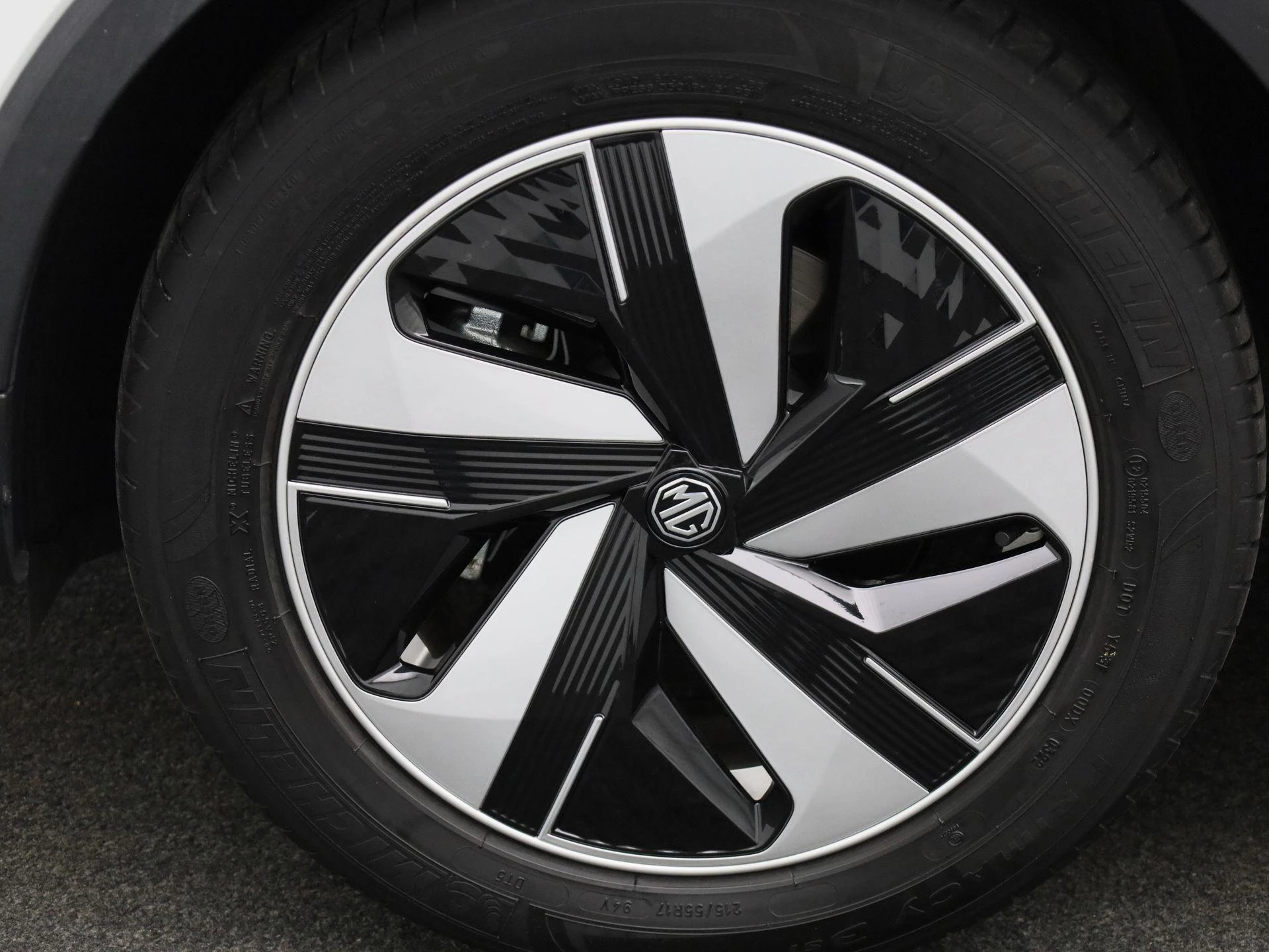 MG-ZS EV-image-12