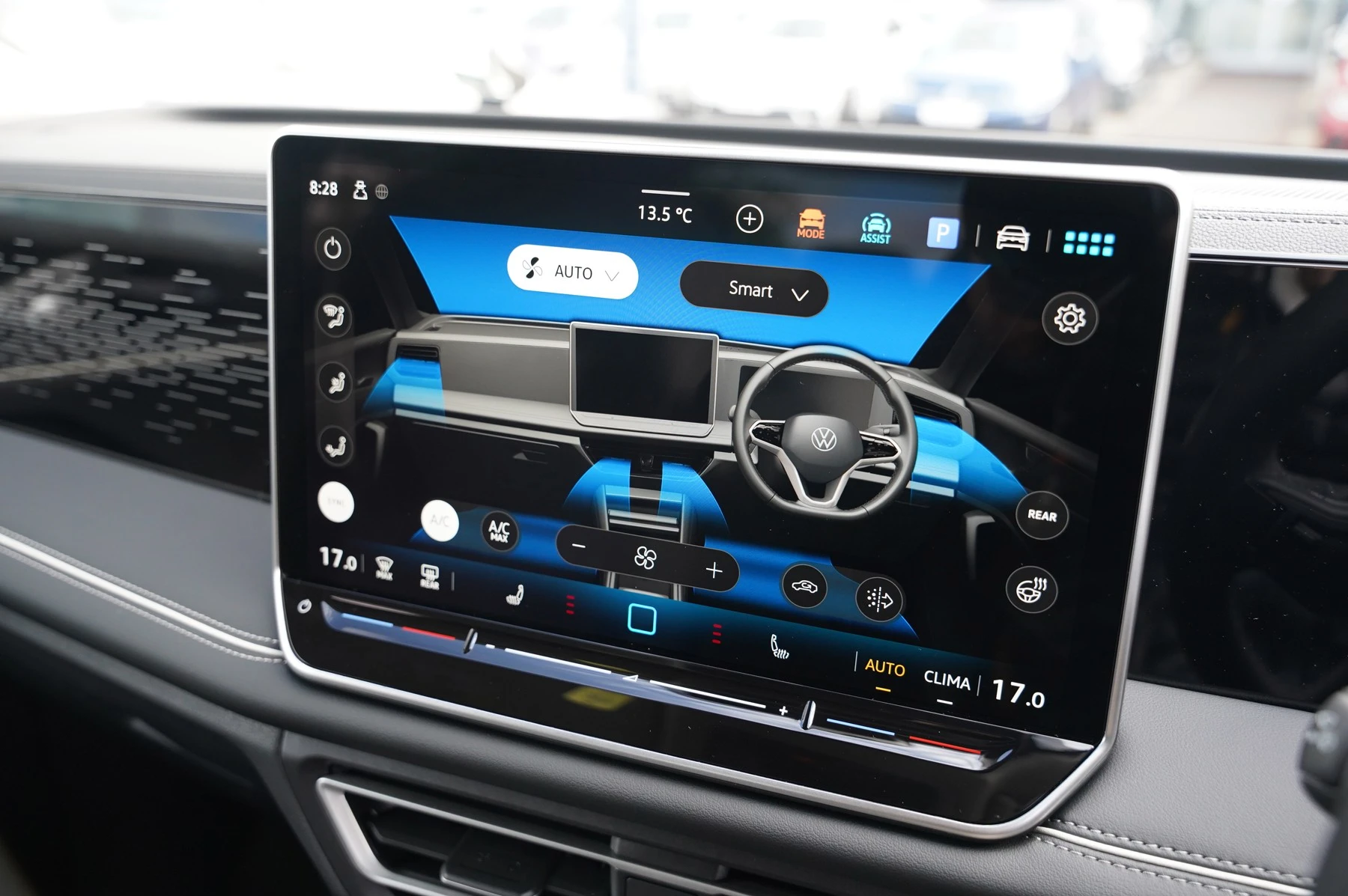 Volkswagen-Tiguan-image-29