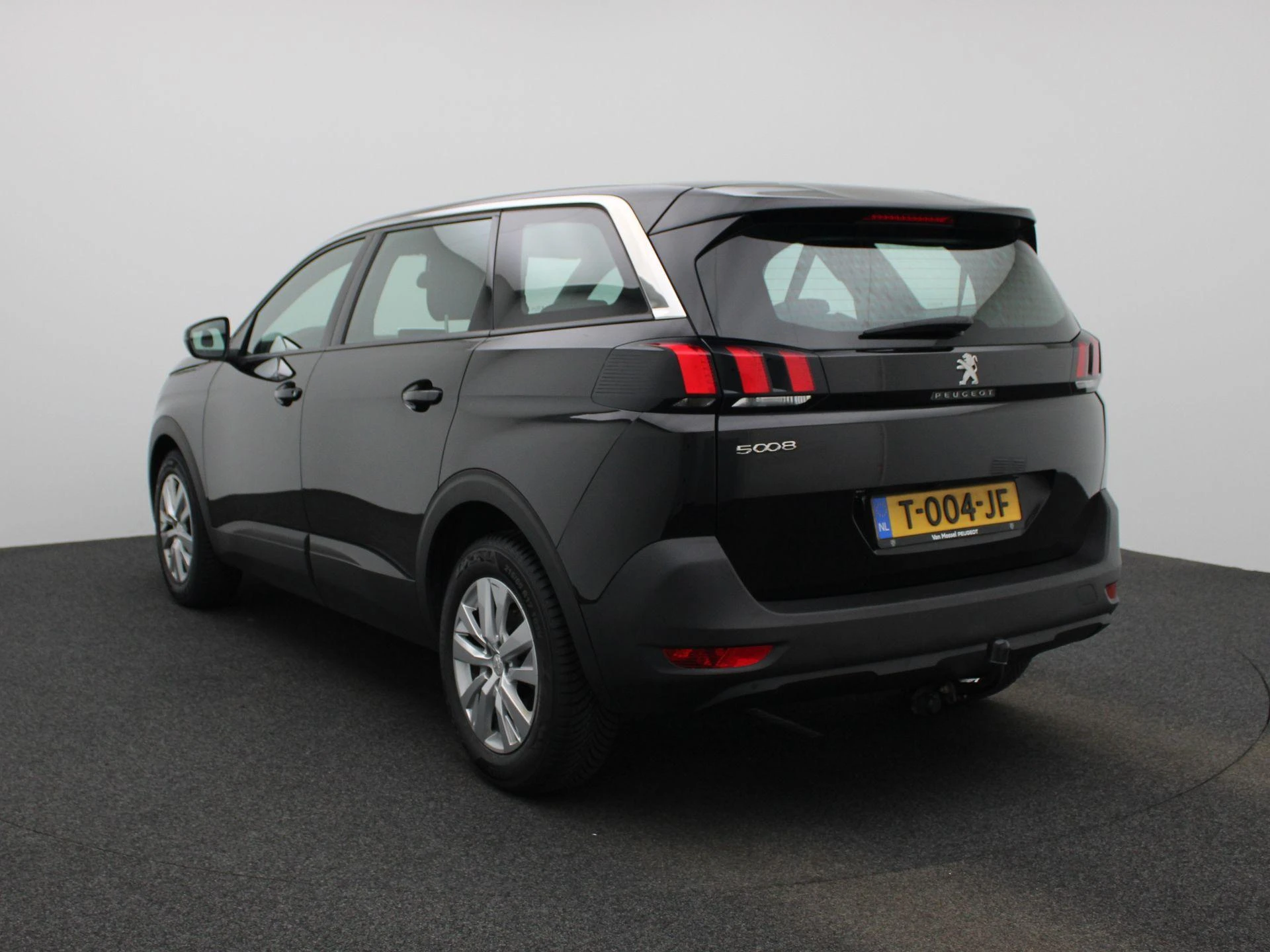 Peugeot-5008-image-1