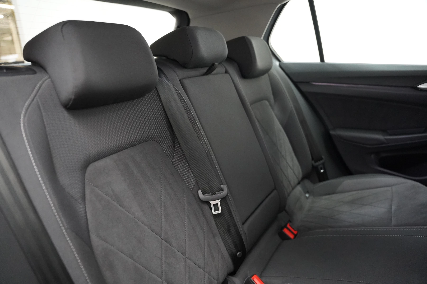 Volkswagen-Golf-image-11