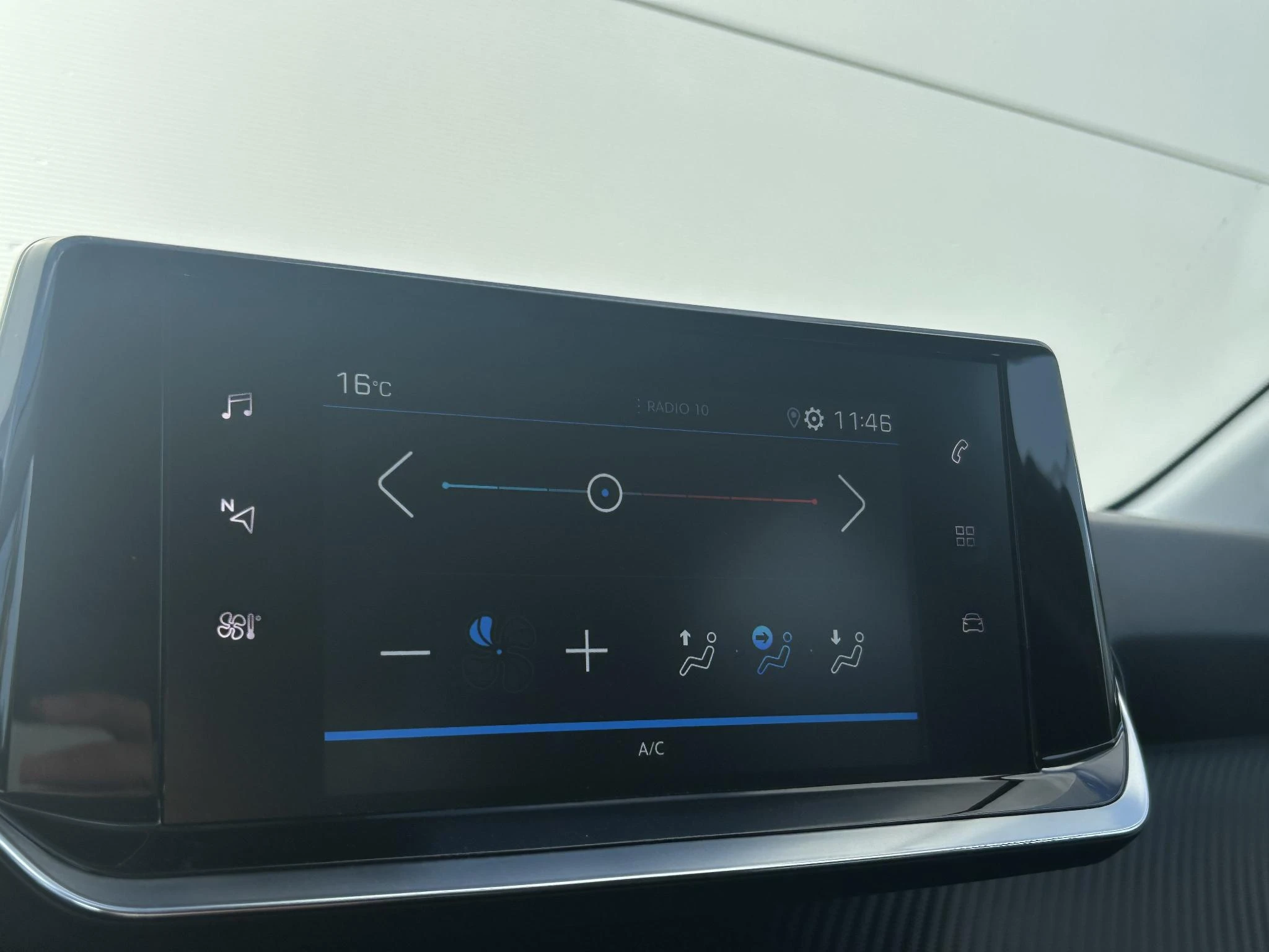 Peugeot-208-image-18