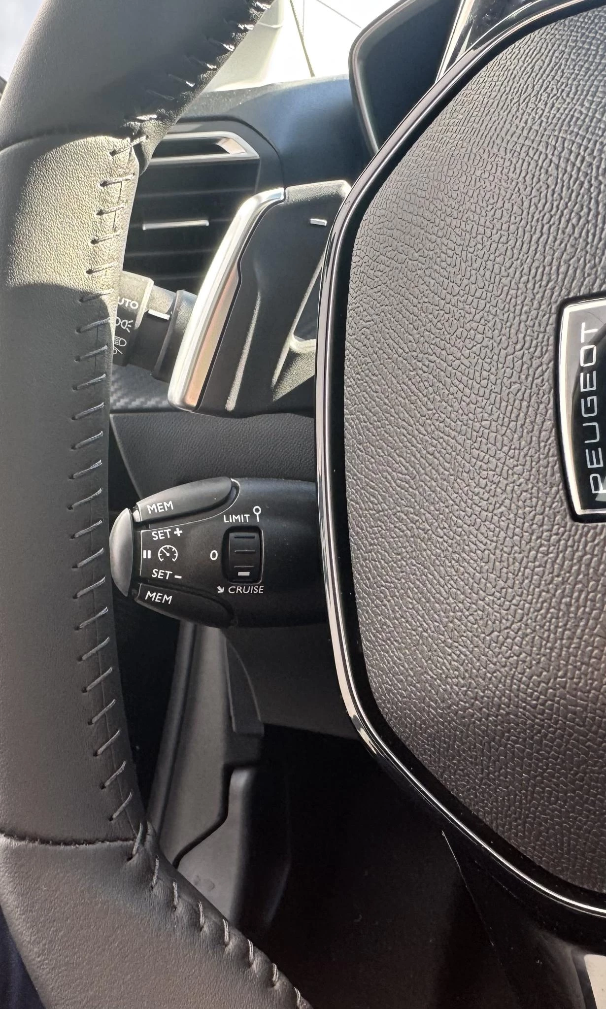 Peugeot-208-image-12