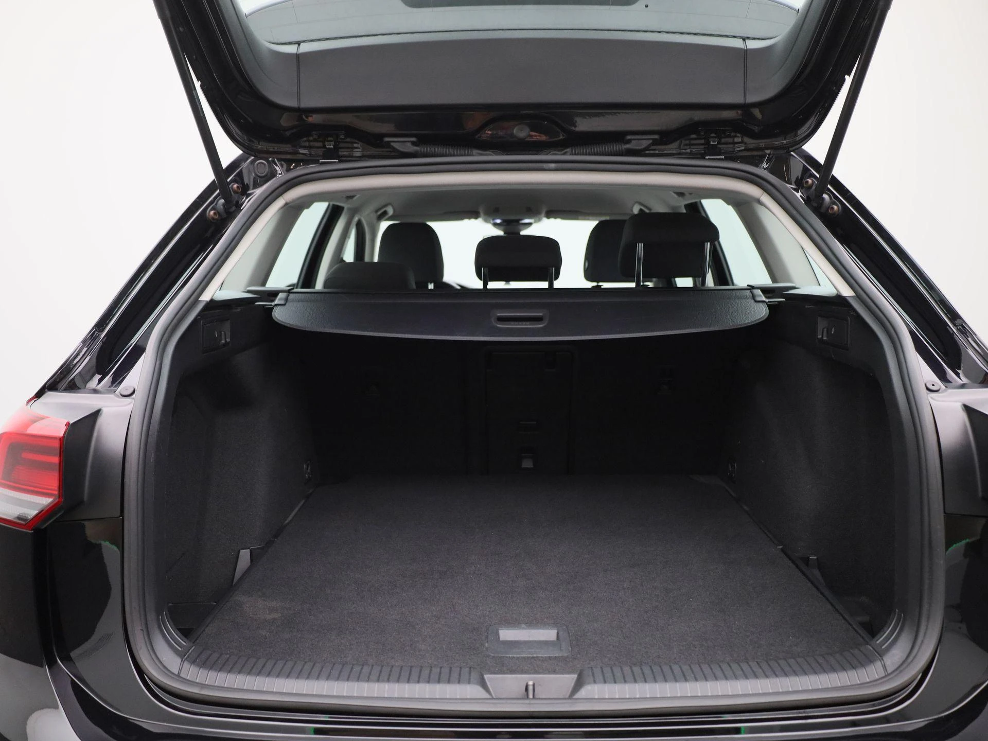 Volkswagen-Golf-image-13