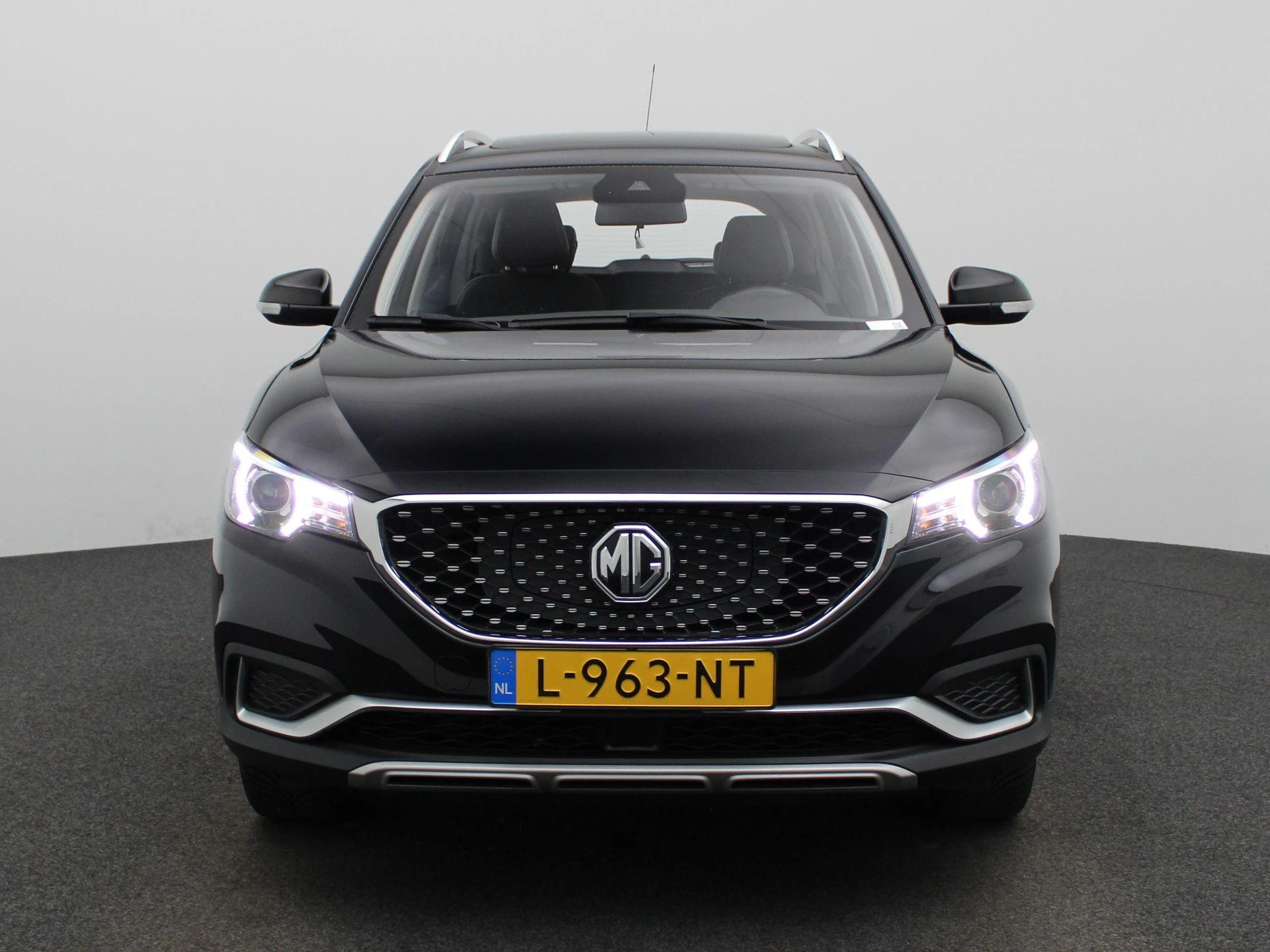 MG-ZS EV-image-2