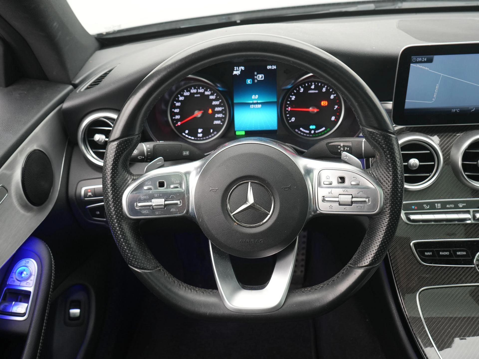 Mercedes-Benz-C-Klasse-image-7