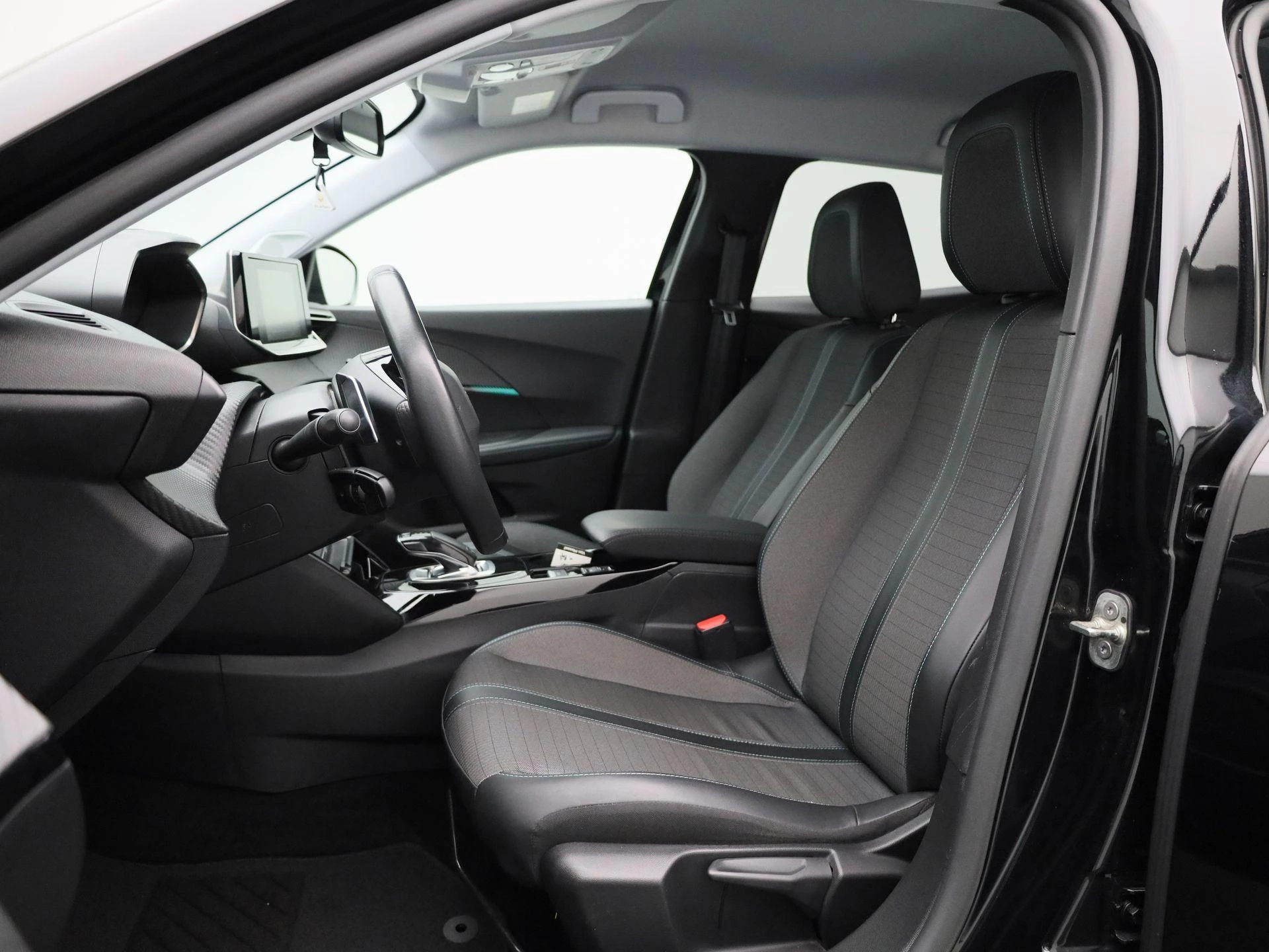 Peugeot 2008 1.5 BlueHDi 96kW S&S EAT8 Allure