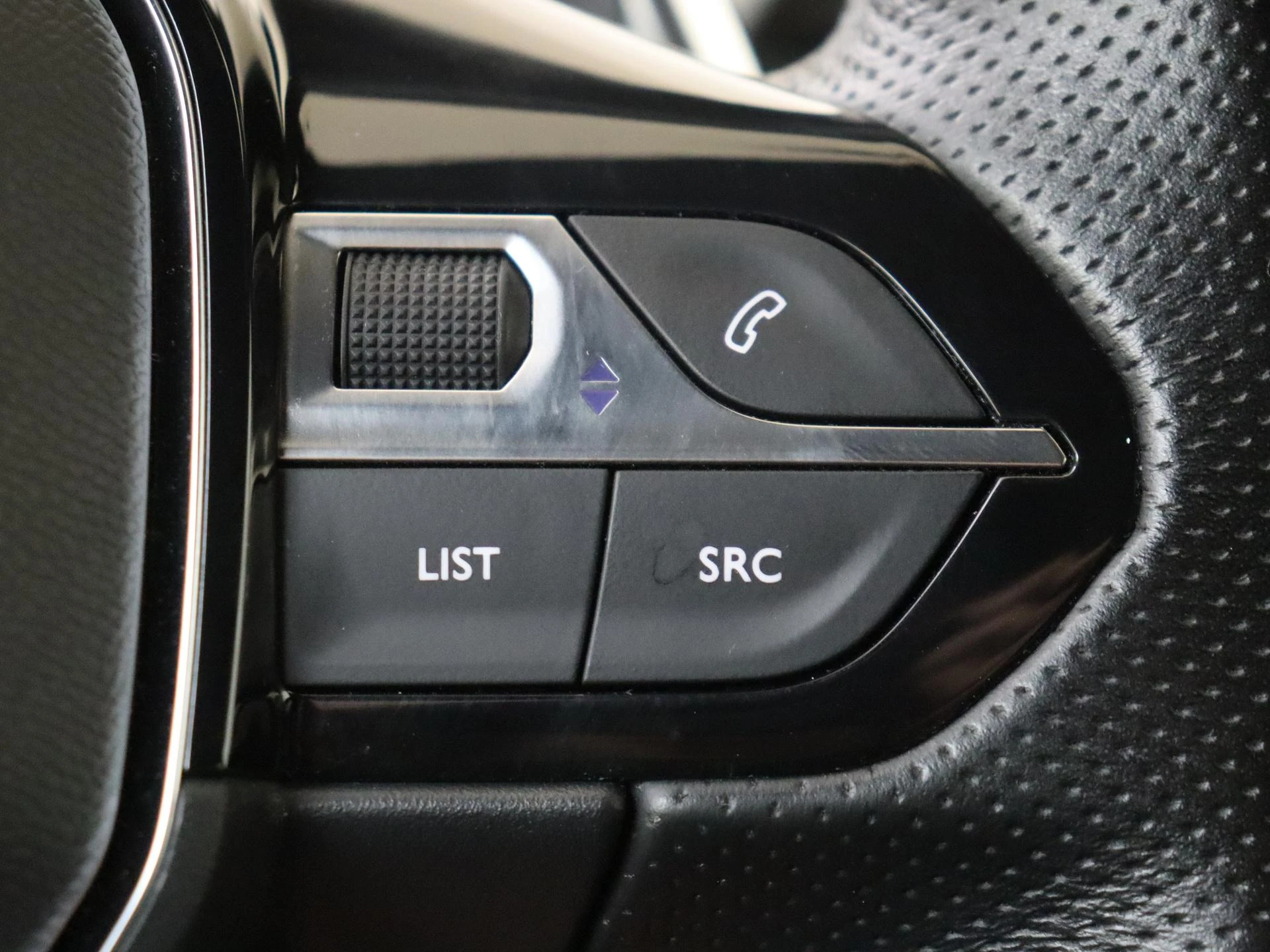 Peugeot-3008-image-12