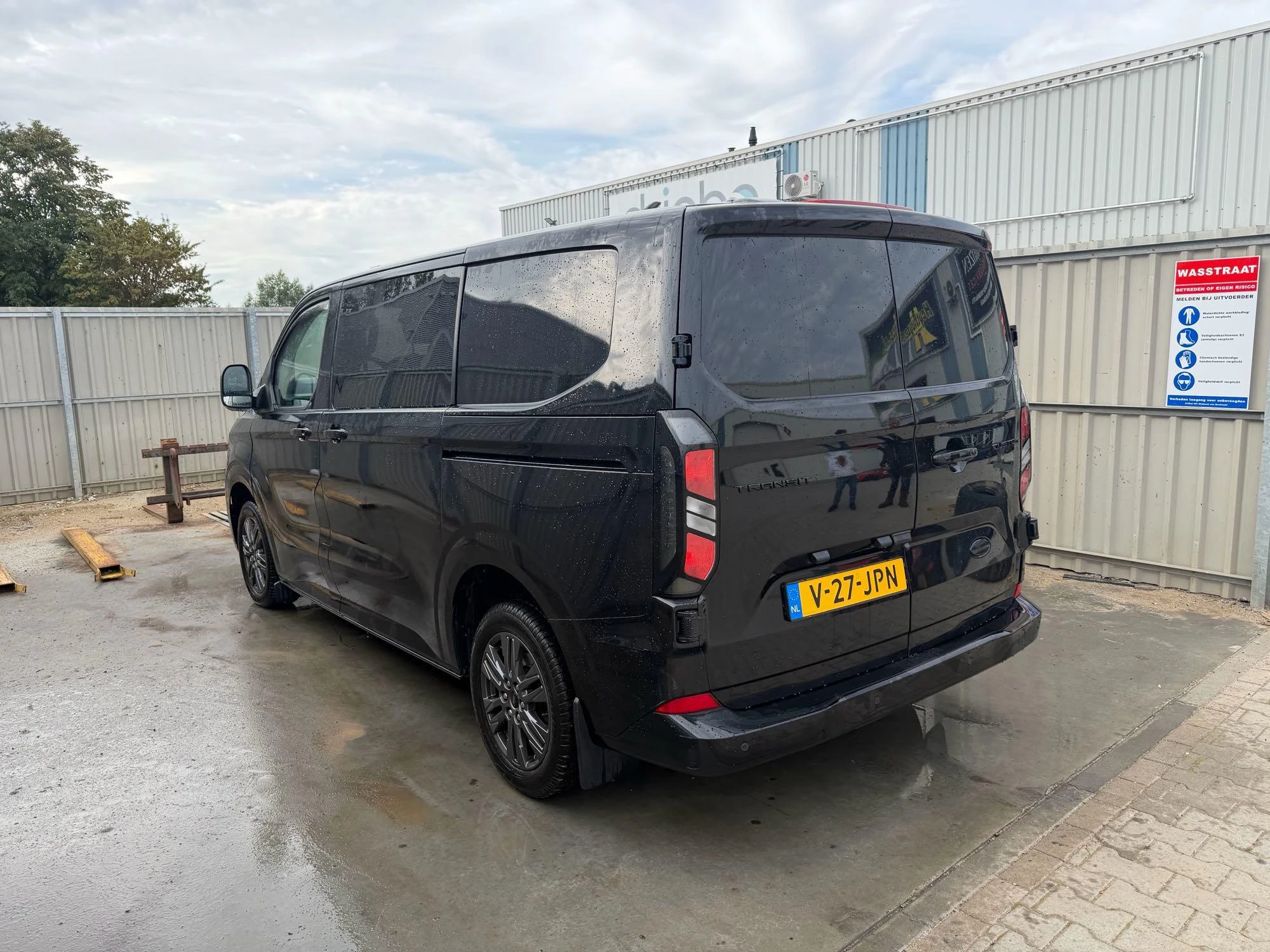 Ford-Transit Custom-image-2