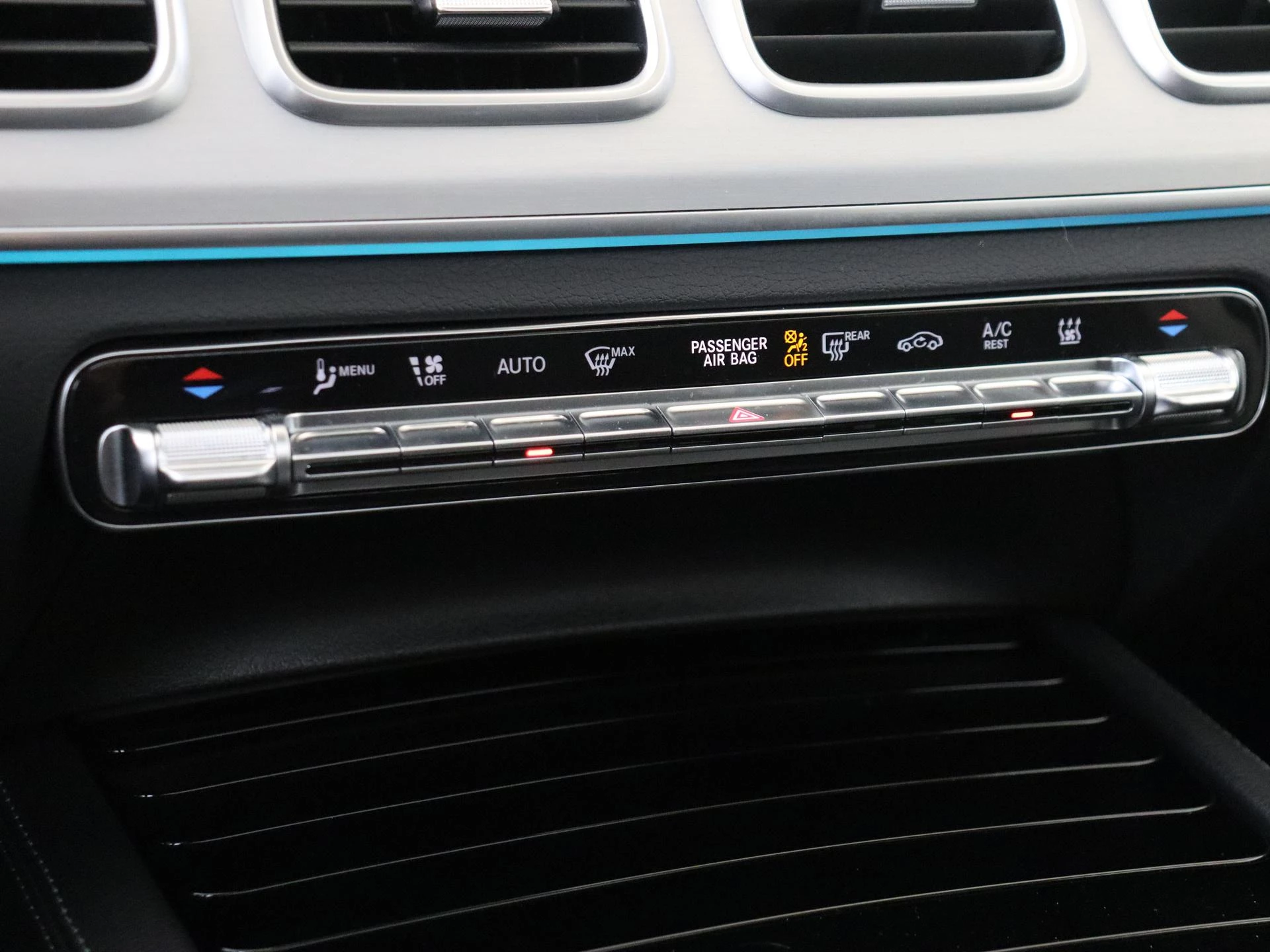 Mercedes-Benz-GLE-image-19