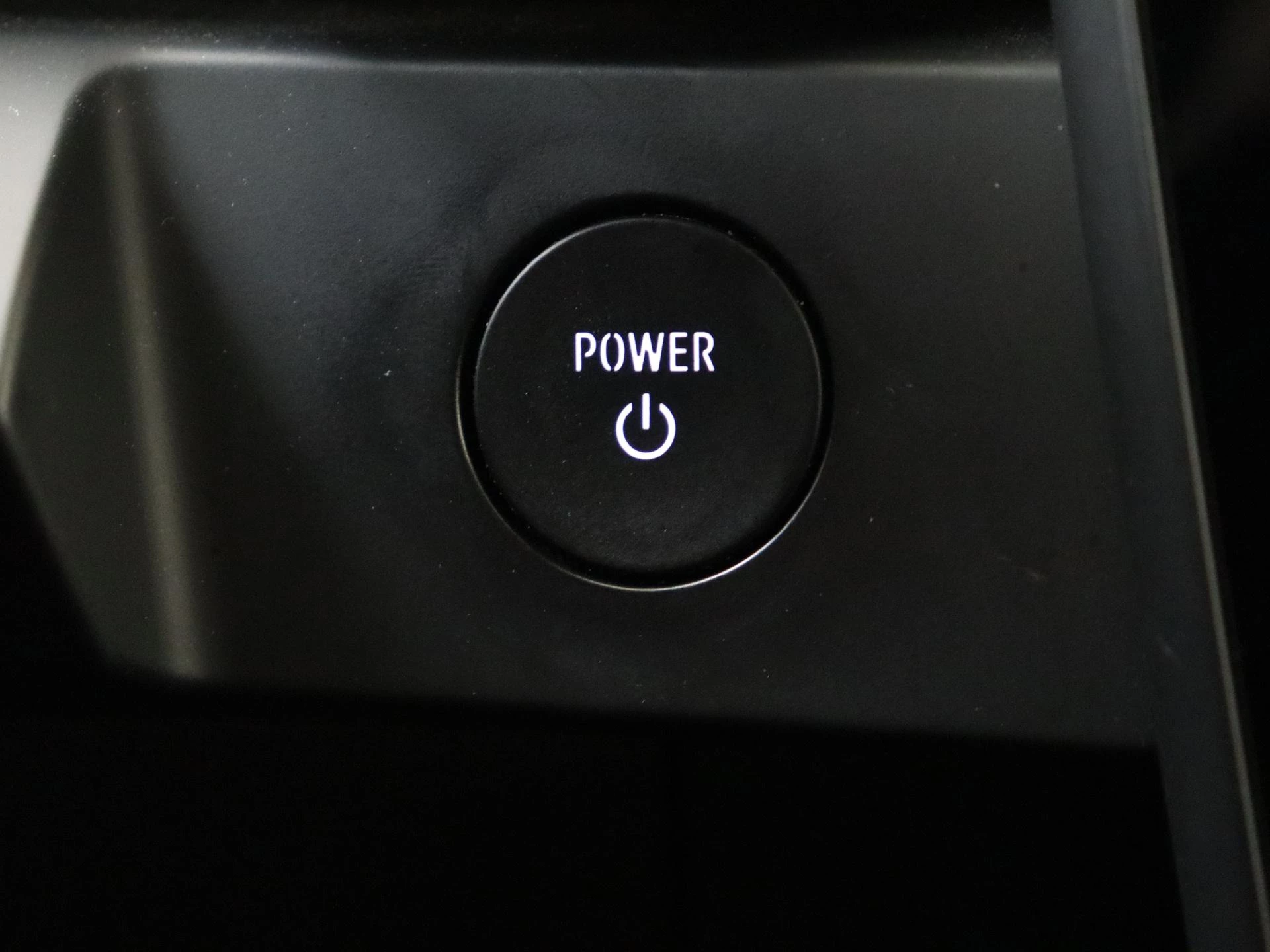 Renault-Megane E-Tech-image-19