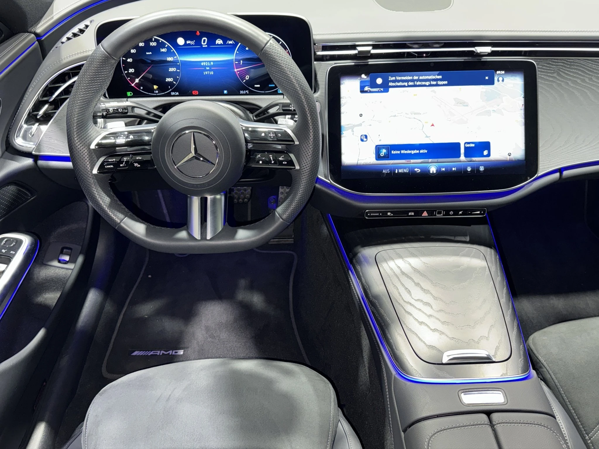 Mercedes-Benz-E-Klasse-image-11