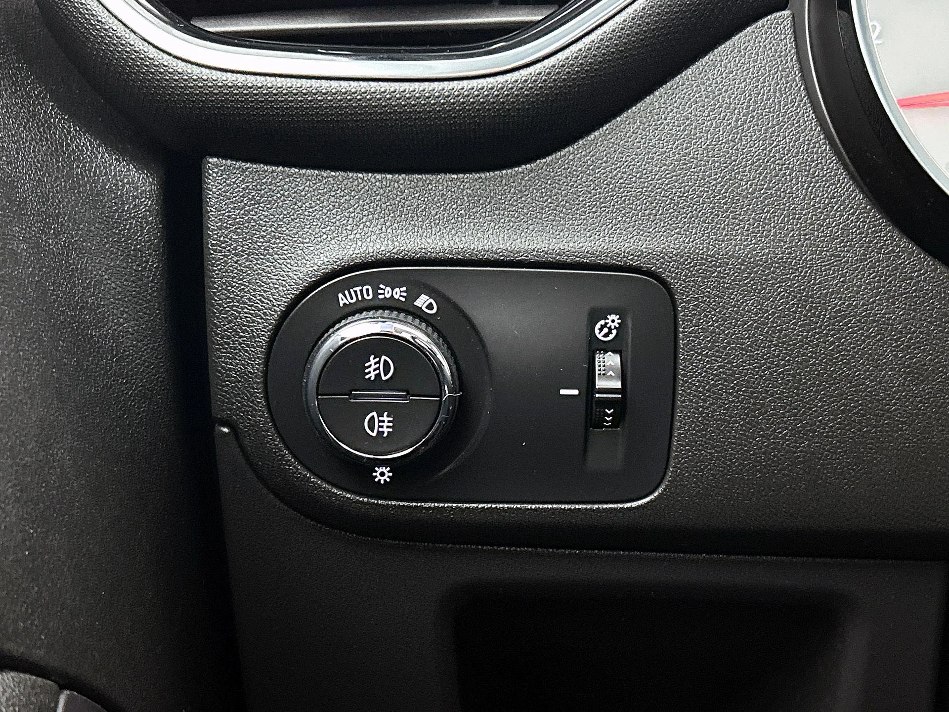 Opel-Crossland X-image-21