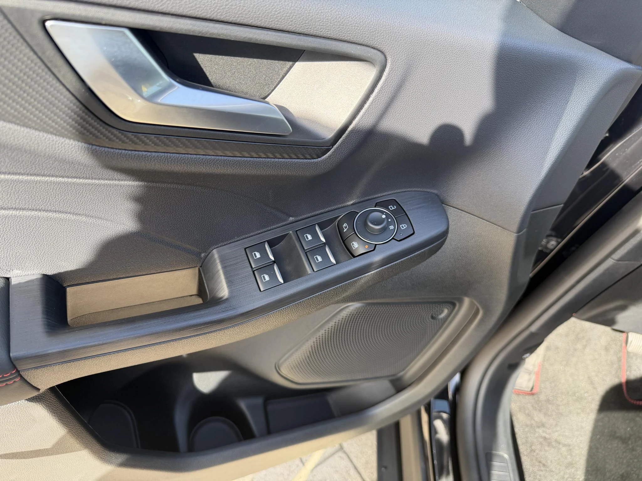 Ford-Kuga-image-7