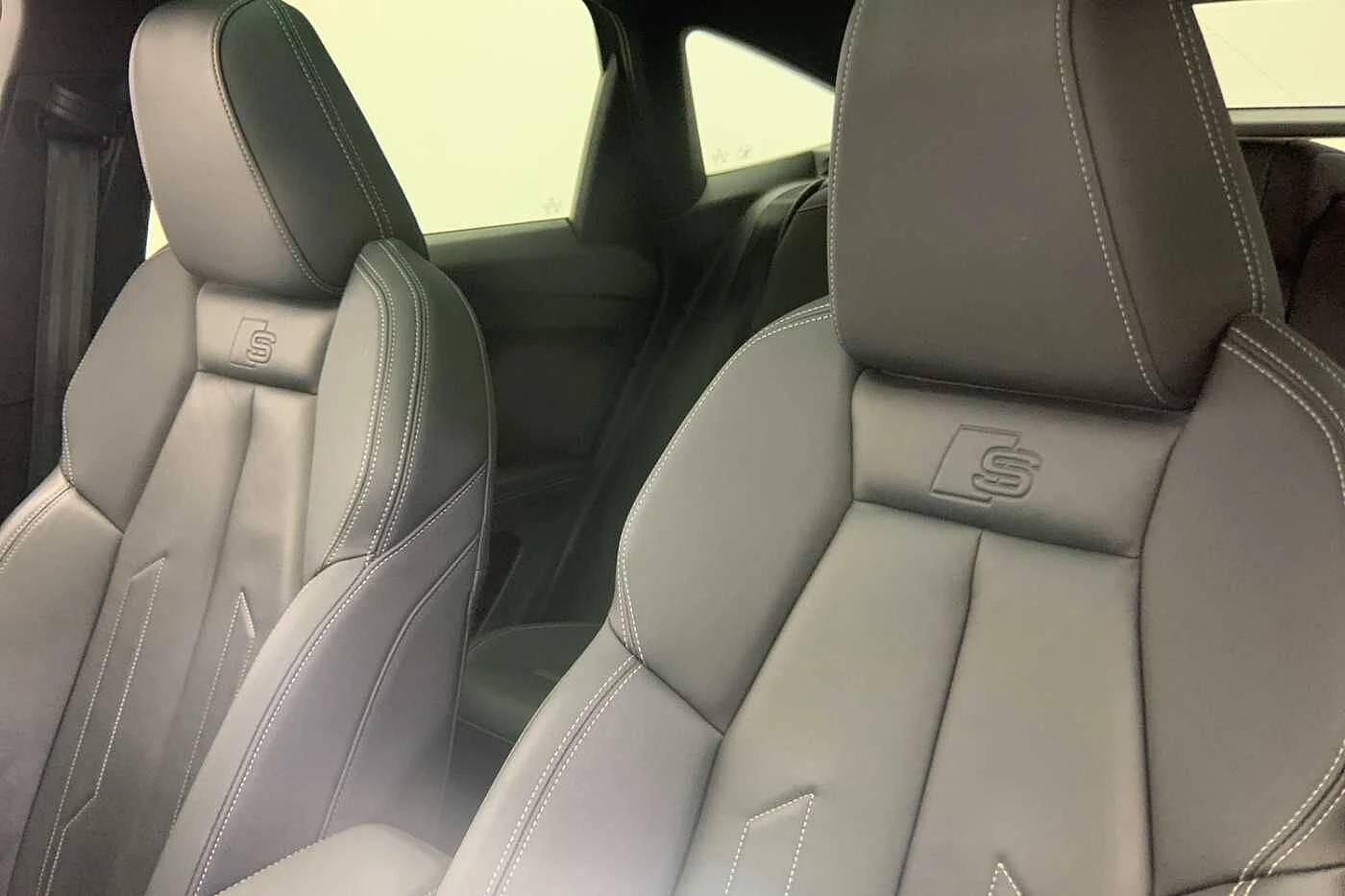 Audi-Q4 Sportback e-tron-image-8