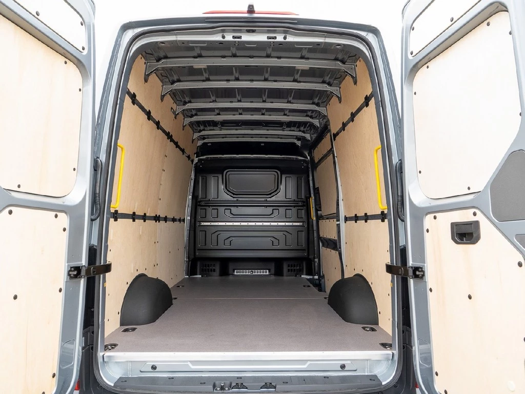 Volkswagen Crafter 35 Kasten mittellang Hochdach 2,0 TDi DSG