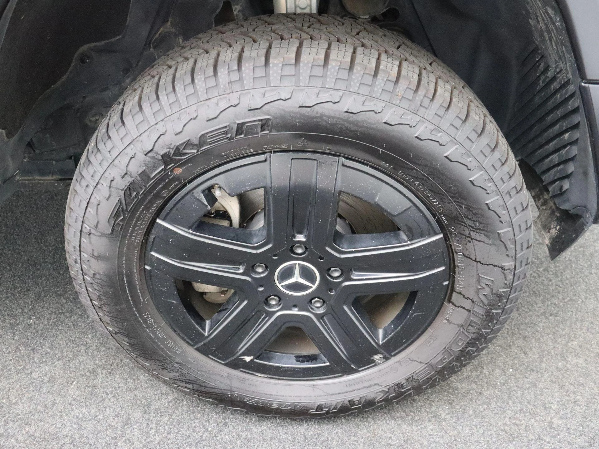 Mercedes-Benz-G-Klasse-image-6