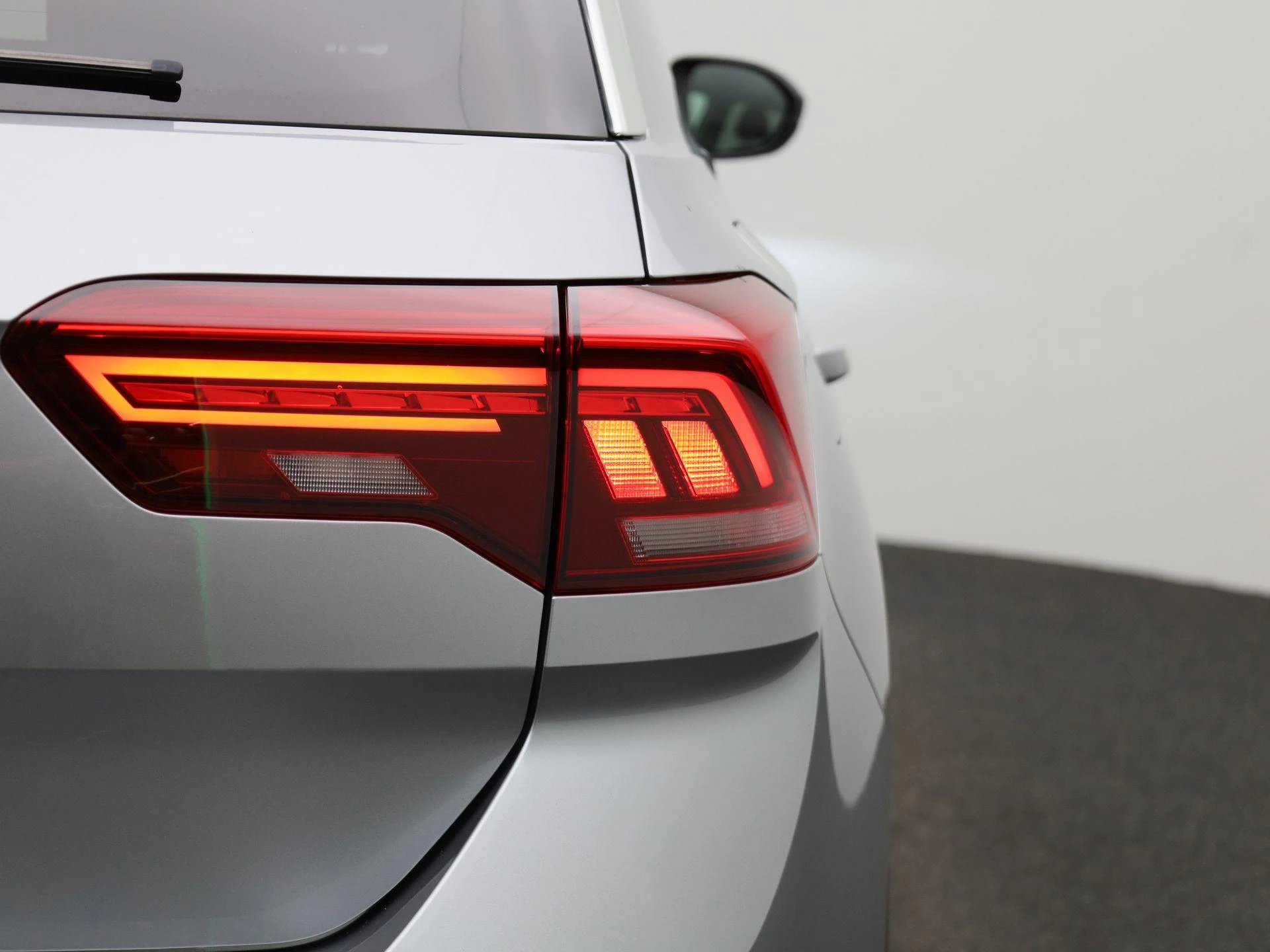 Volkswagen-T-Roc-image-35