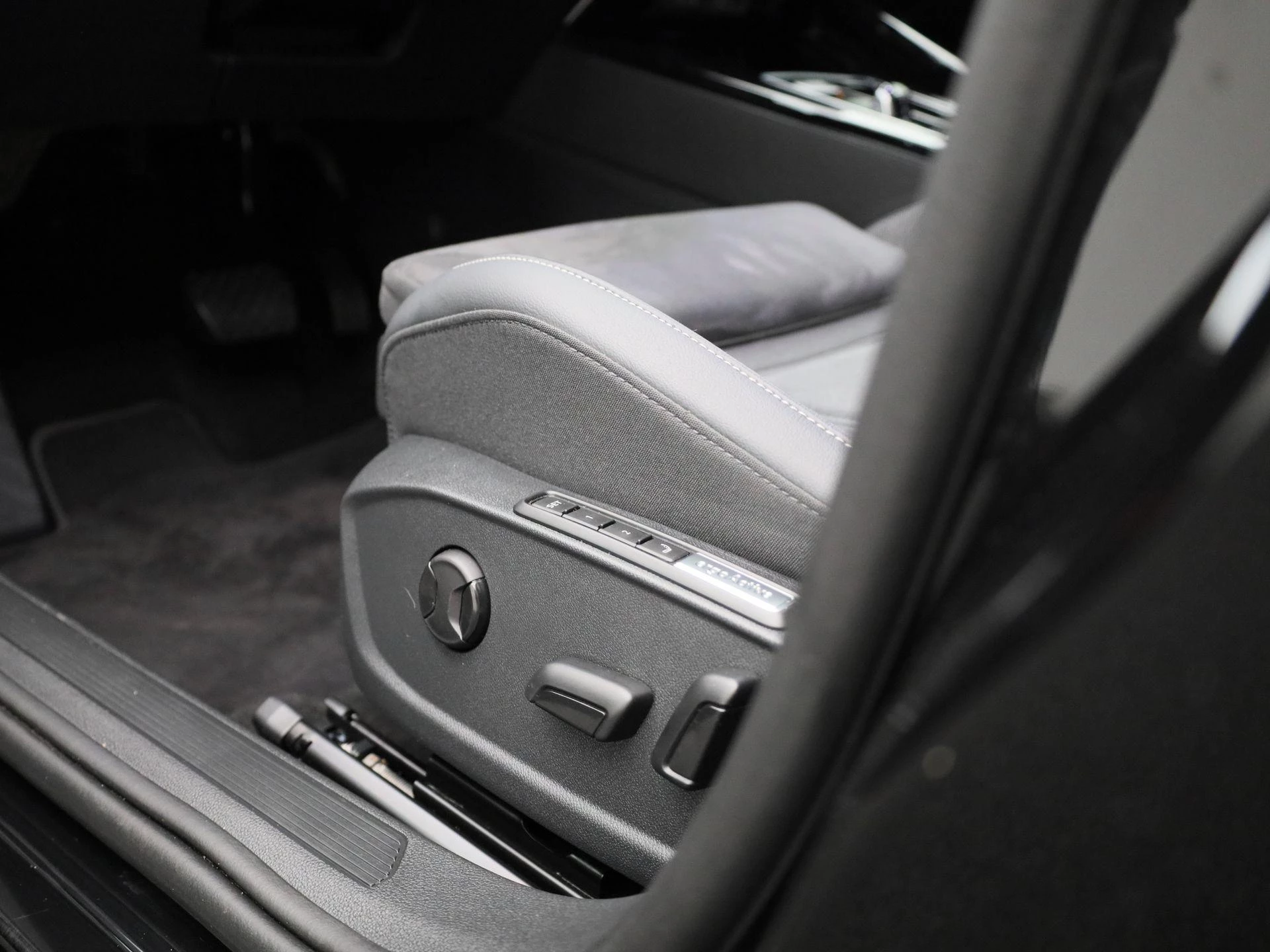Volkswagen-Golf-image-33