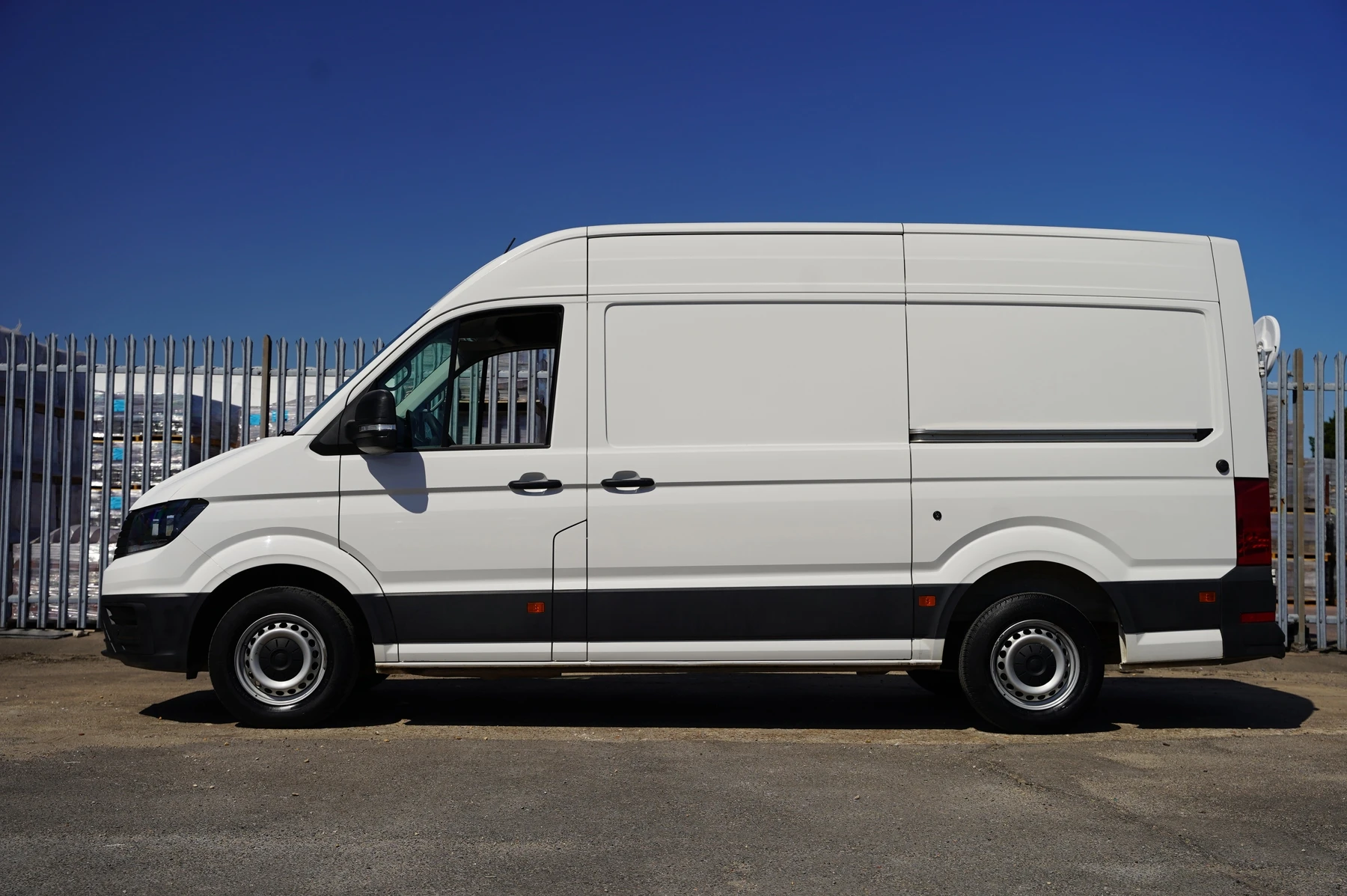 Volkswagen-Crafter-image-12