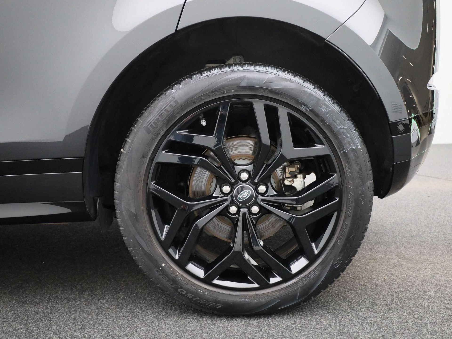 Land Rover-Range Rover Evoque-image-13