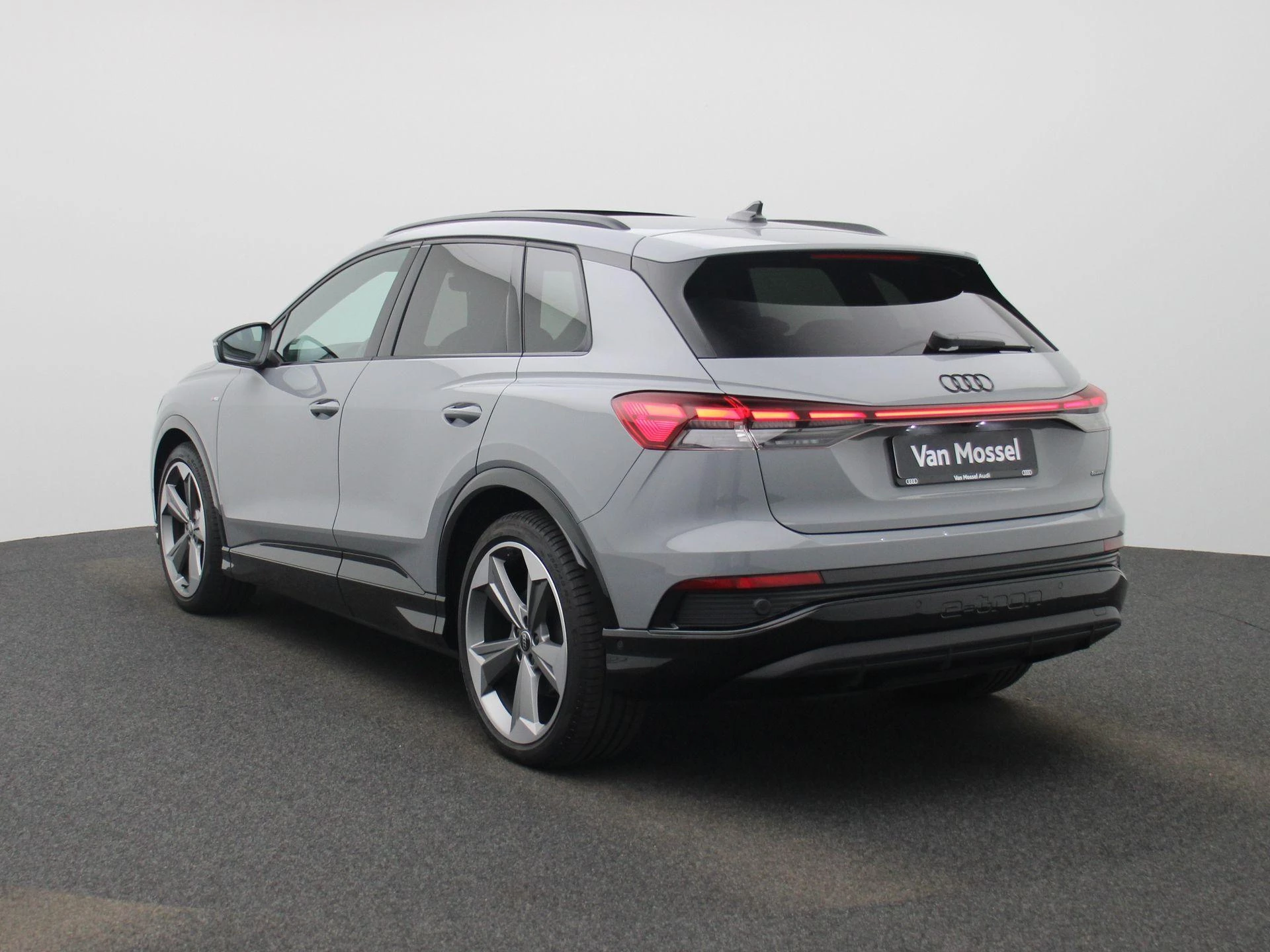 Audi-Q4 e-tron-image-2