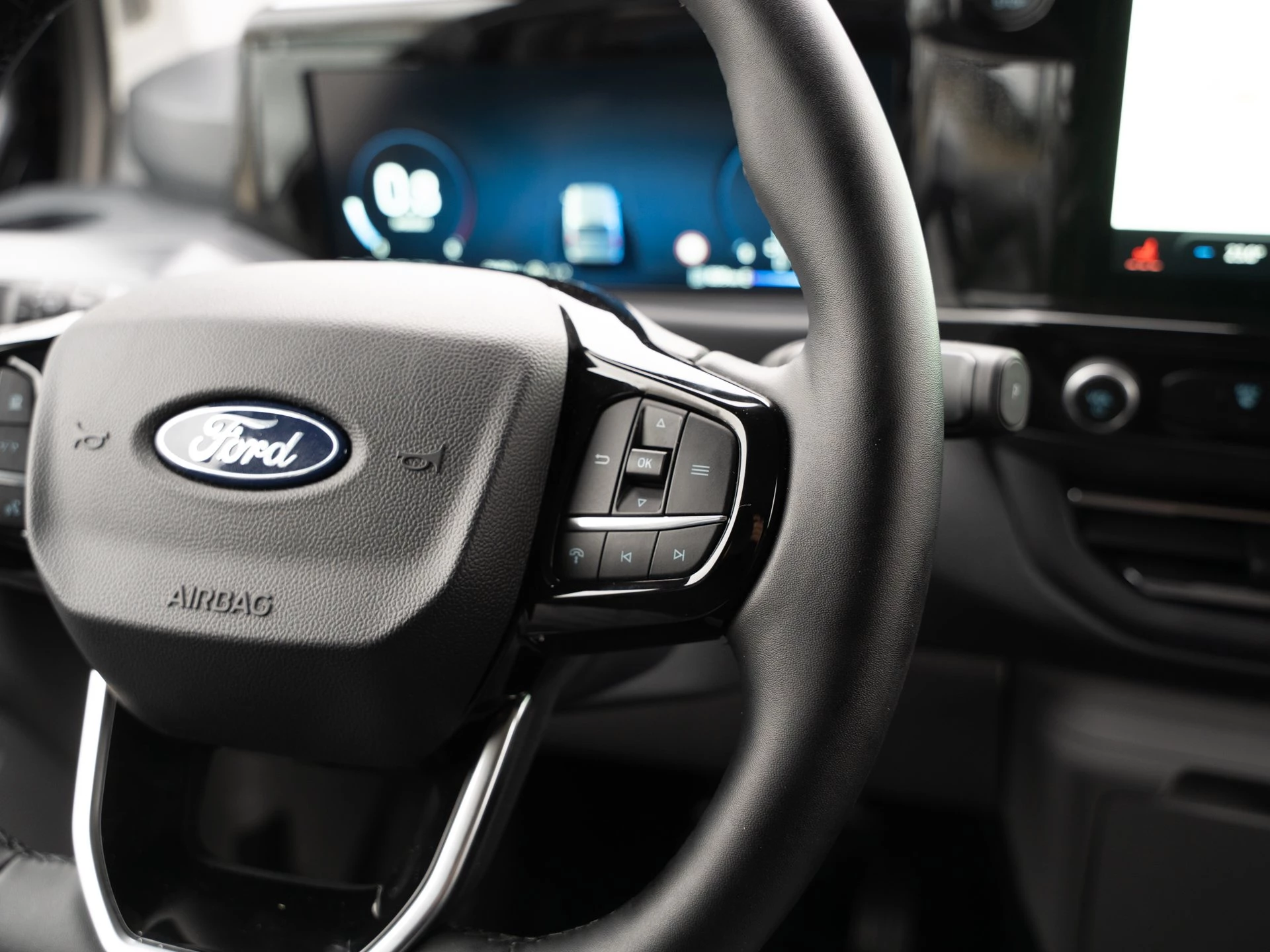 Ford-Tourneo Custom-image-16