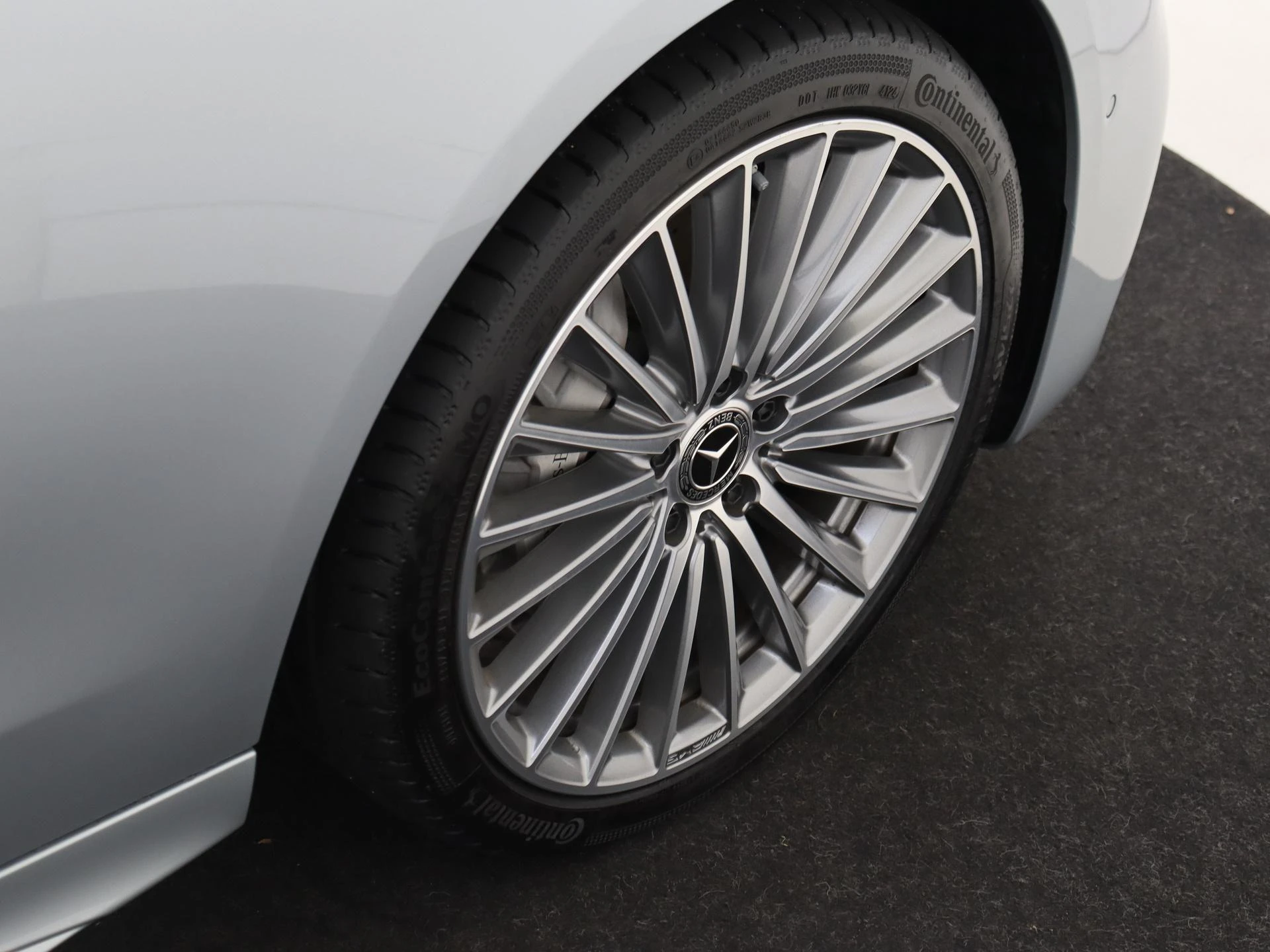 Mercedes-Benz-C-Klasse-image-32