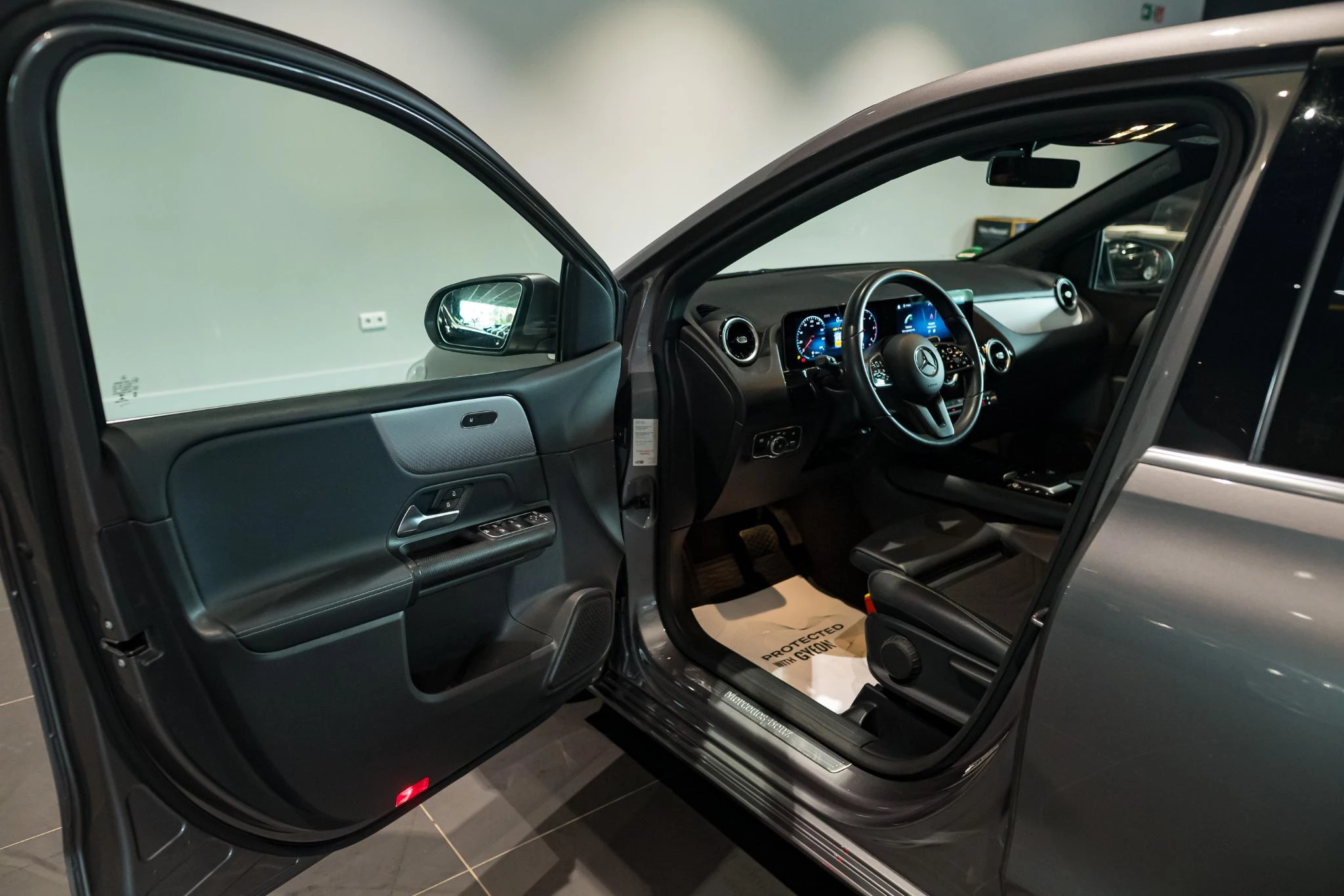 Mercedes-Benz-B-Klasse-image-18