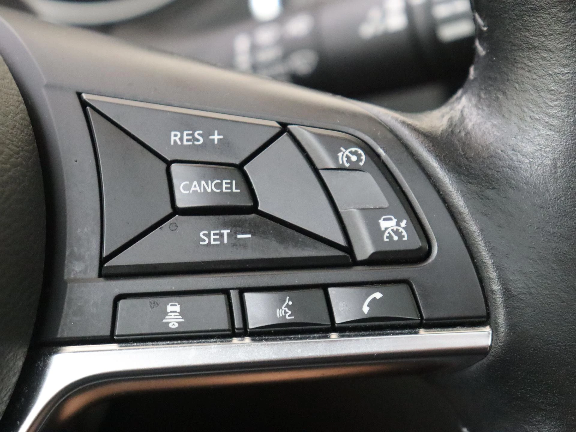 Nissan-QASHQAI-image-13